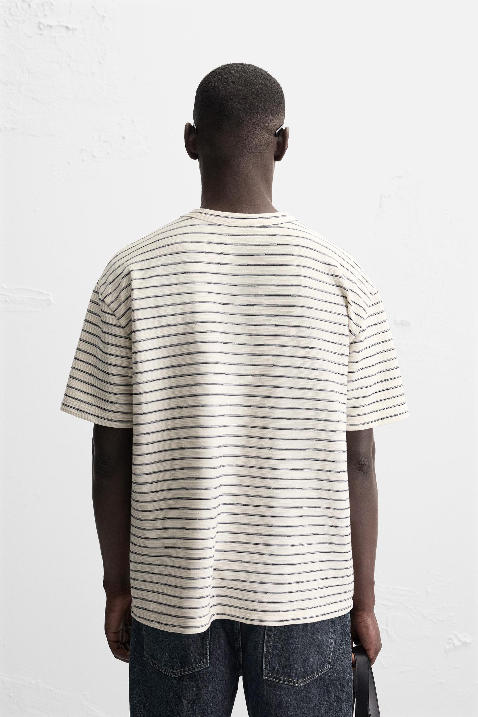 JACQUARD STRIPED T-SHIRT Product Image