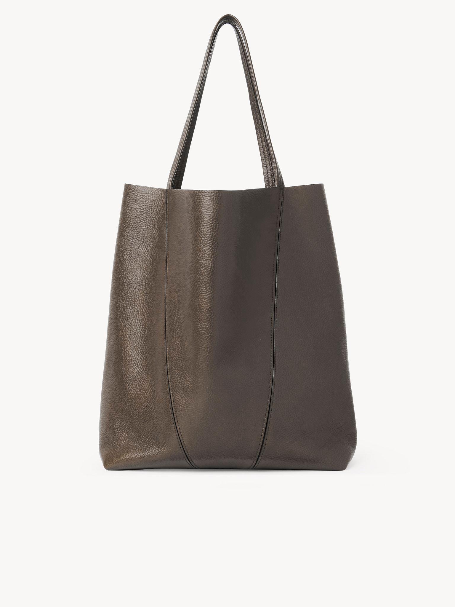 Large Chloé Spin tote bag in grained leather Product Image