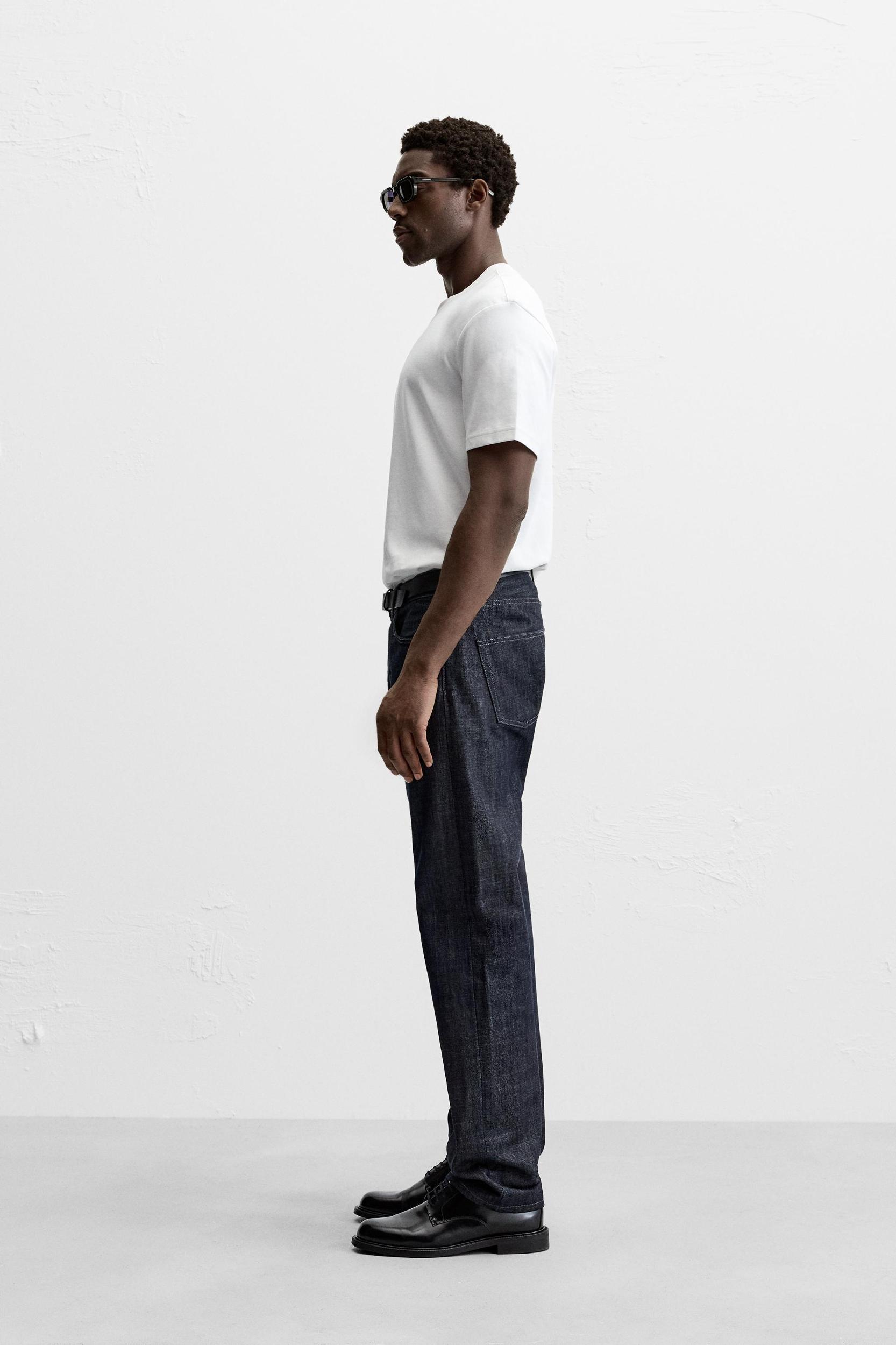 BASIC REGULAR FIT T-SHIRT Product Image