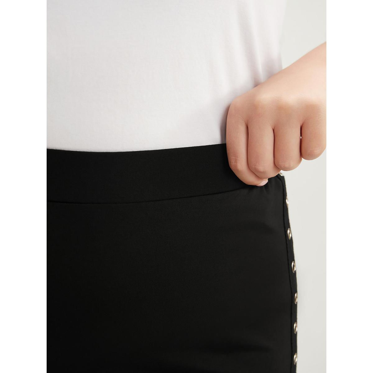 Plus Size Plain Studded Detail Elastic Waist Shorts Women Black Casual Low stretch Skinny High Rise Dailywear Leggings BloomChic 10/M Product Image