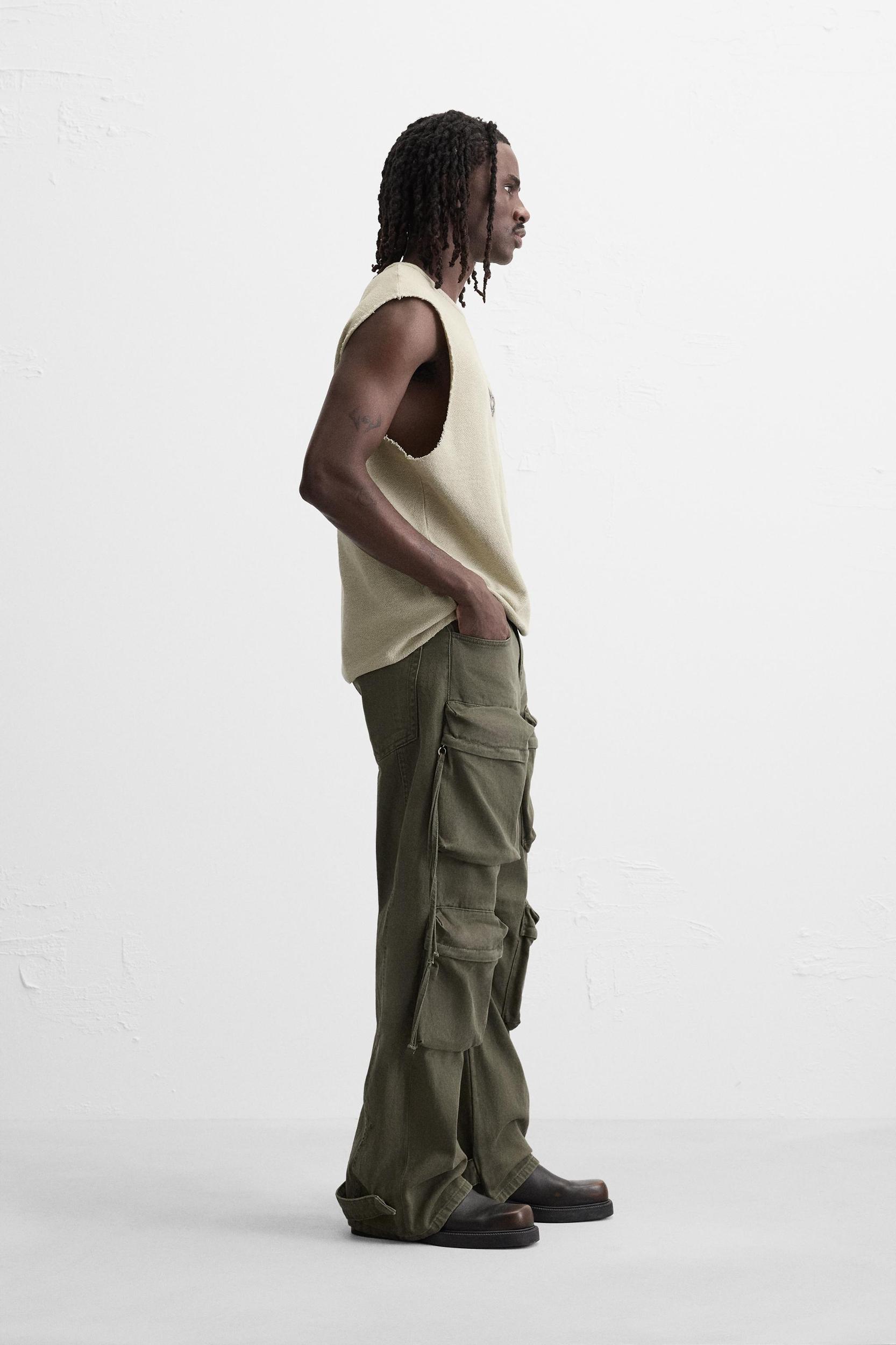 TEXTURED PRINT KNIT T-SHIRT Product Image