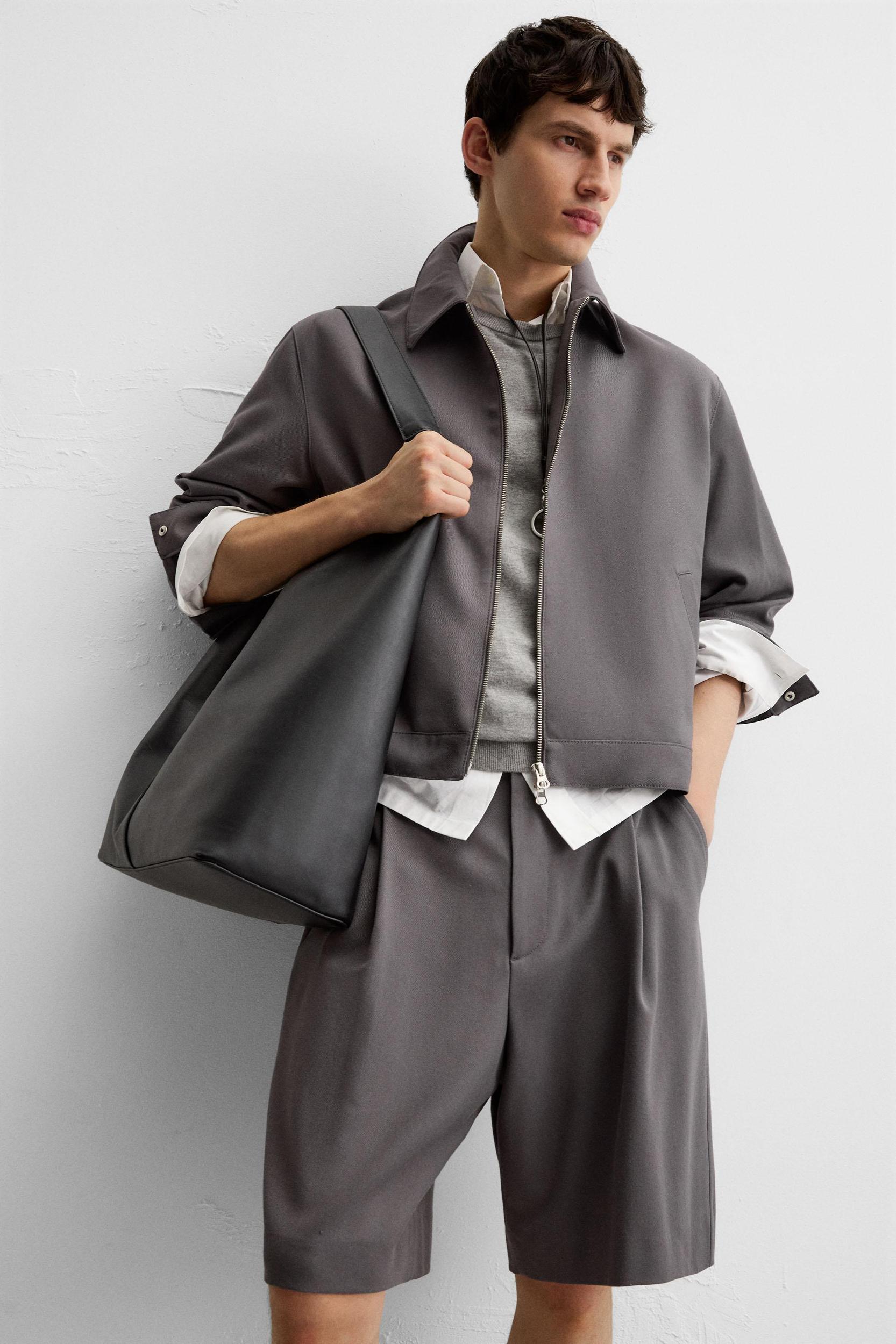 PLEATED RELAXED FIT SHORTS Product Image