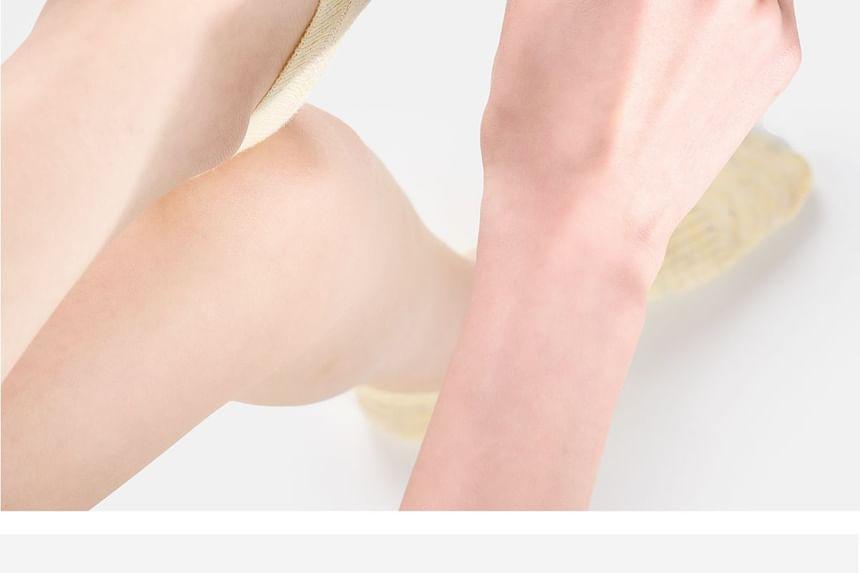 Embroidered No Show Socks Set Product Image