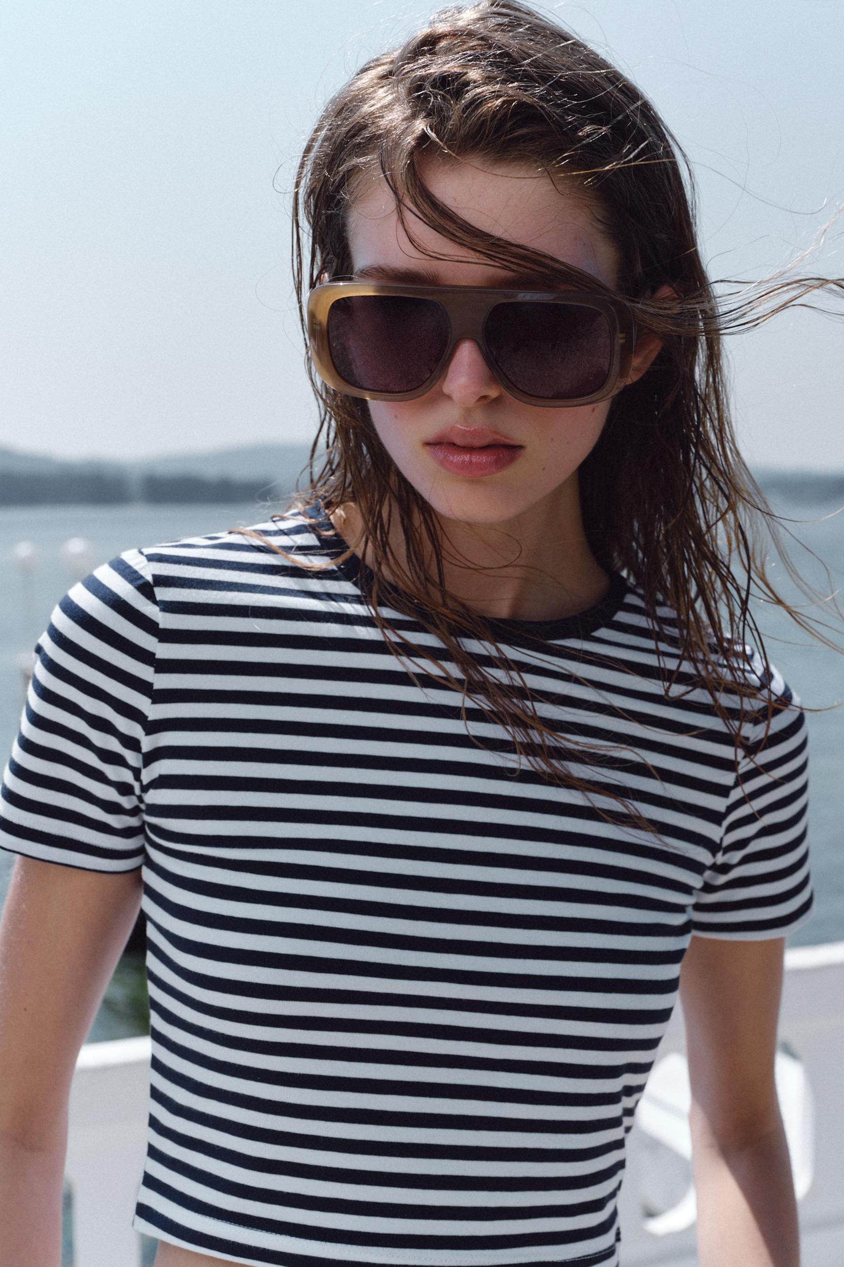 CROPPED STRETCH T-SHIRT Product Image