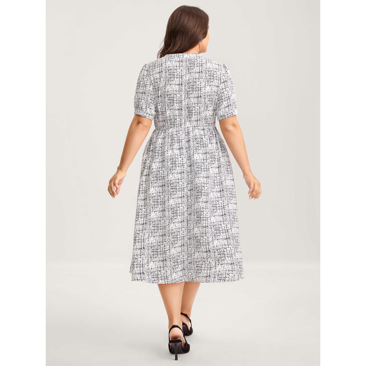 Plus Size Geometric Print Notched Collar Midi Dress Ivory Women Flat collar with V-notch Short sleeve Curvy BloomChic 18-20/2X Product Image