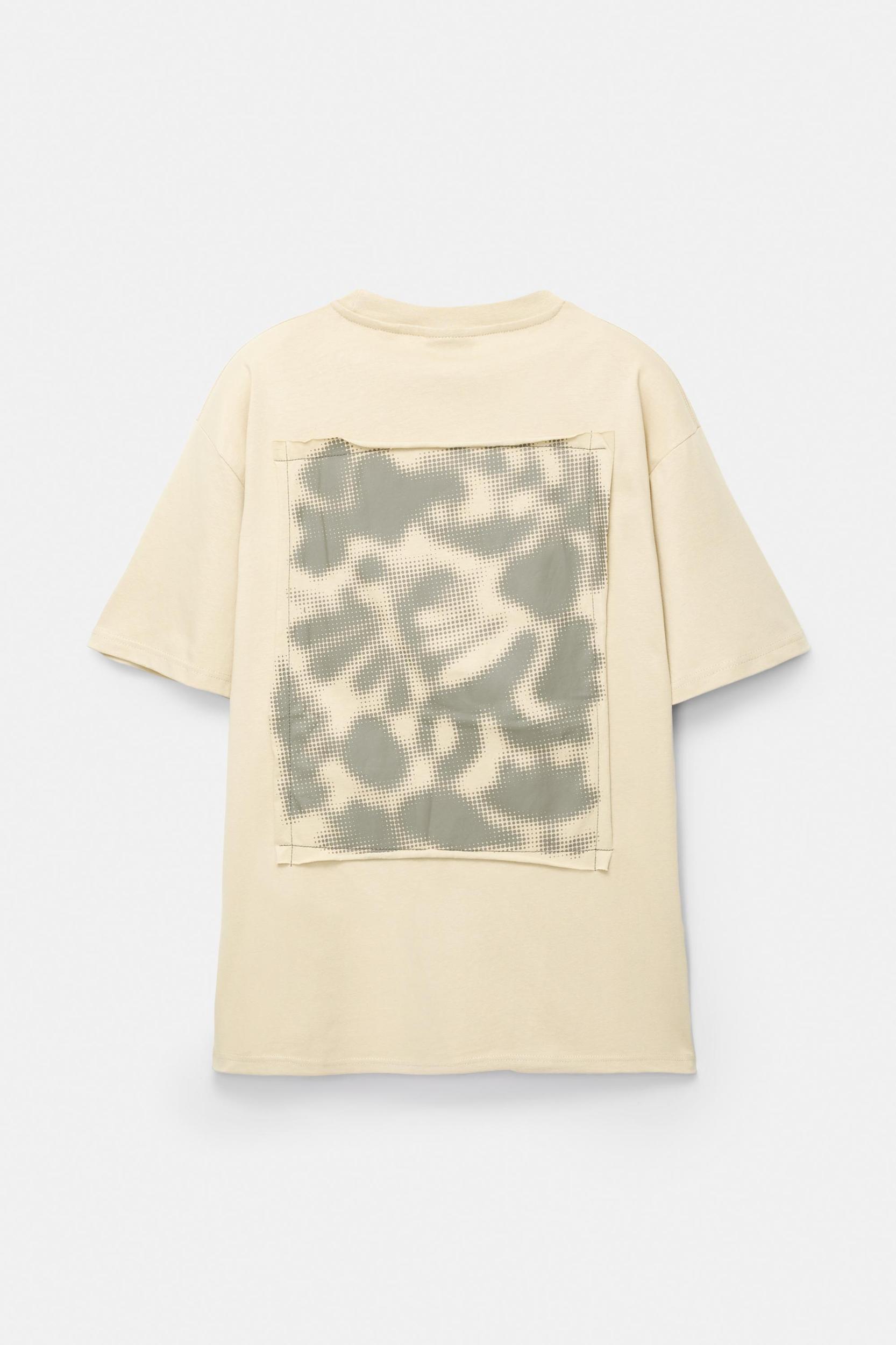 Embroidered graphic T-shirt Product Image