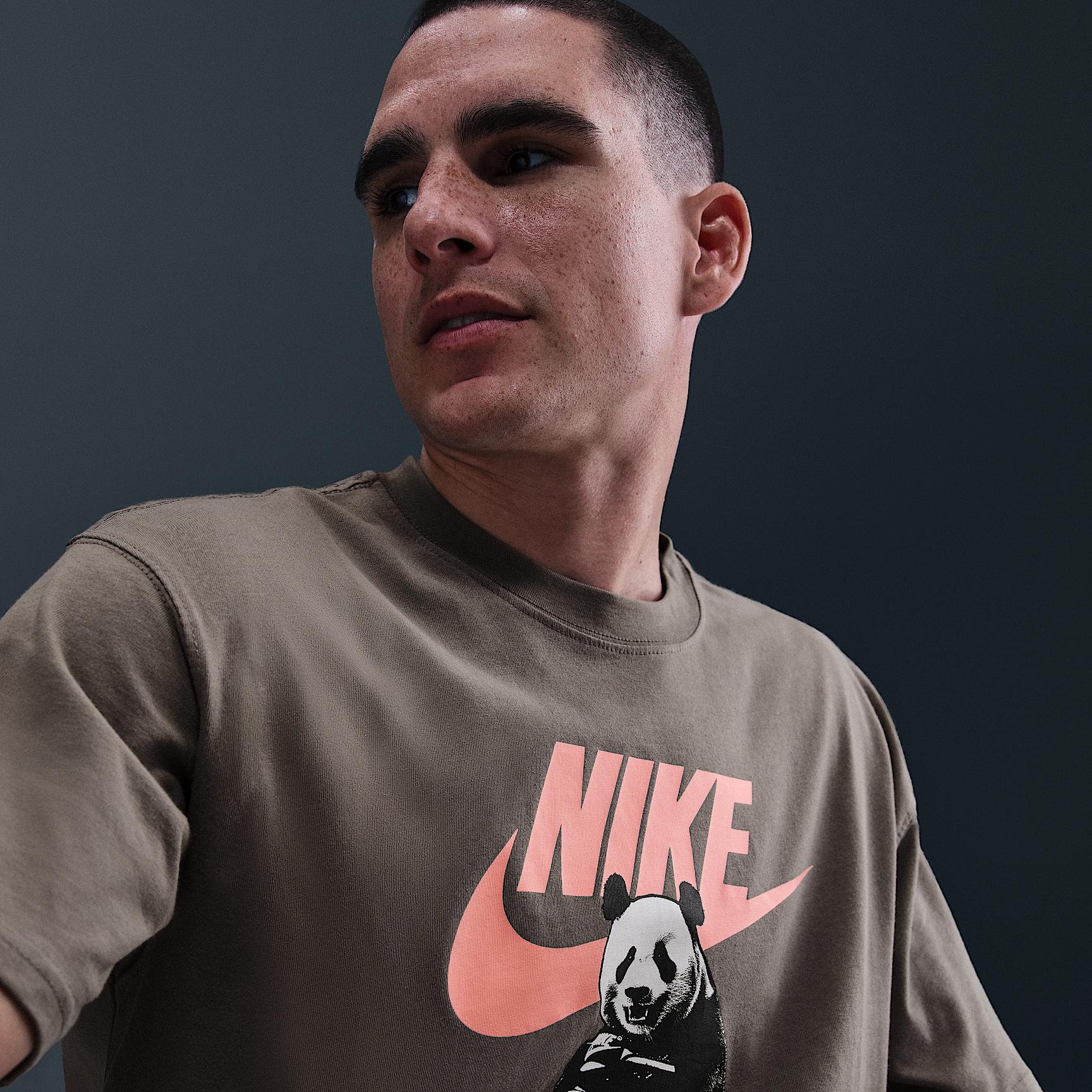 Nike Sportswear Dunk Men's T-Shirt Product Image