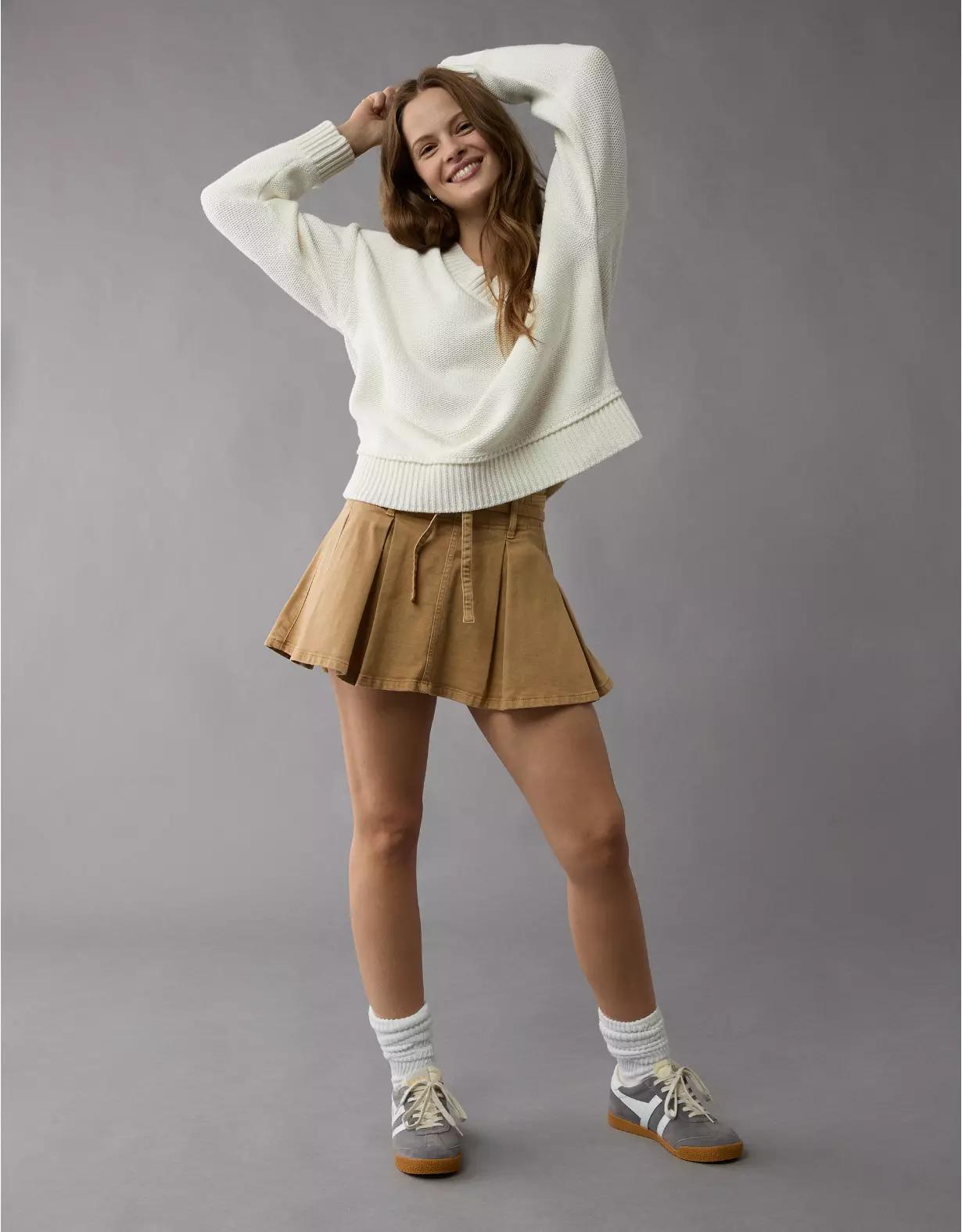 AE Long Weekend V-Neck Sweater Product Image