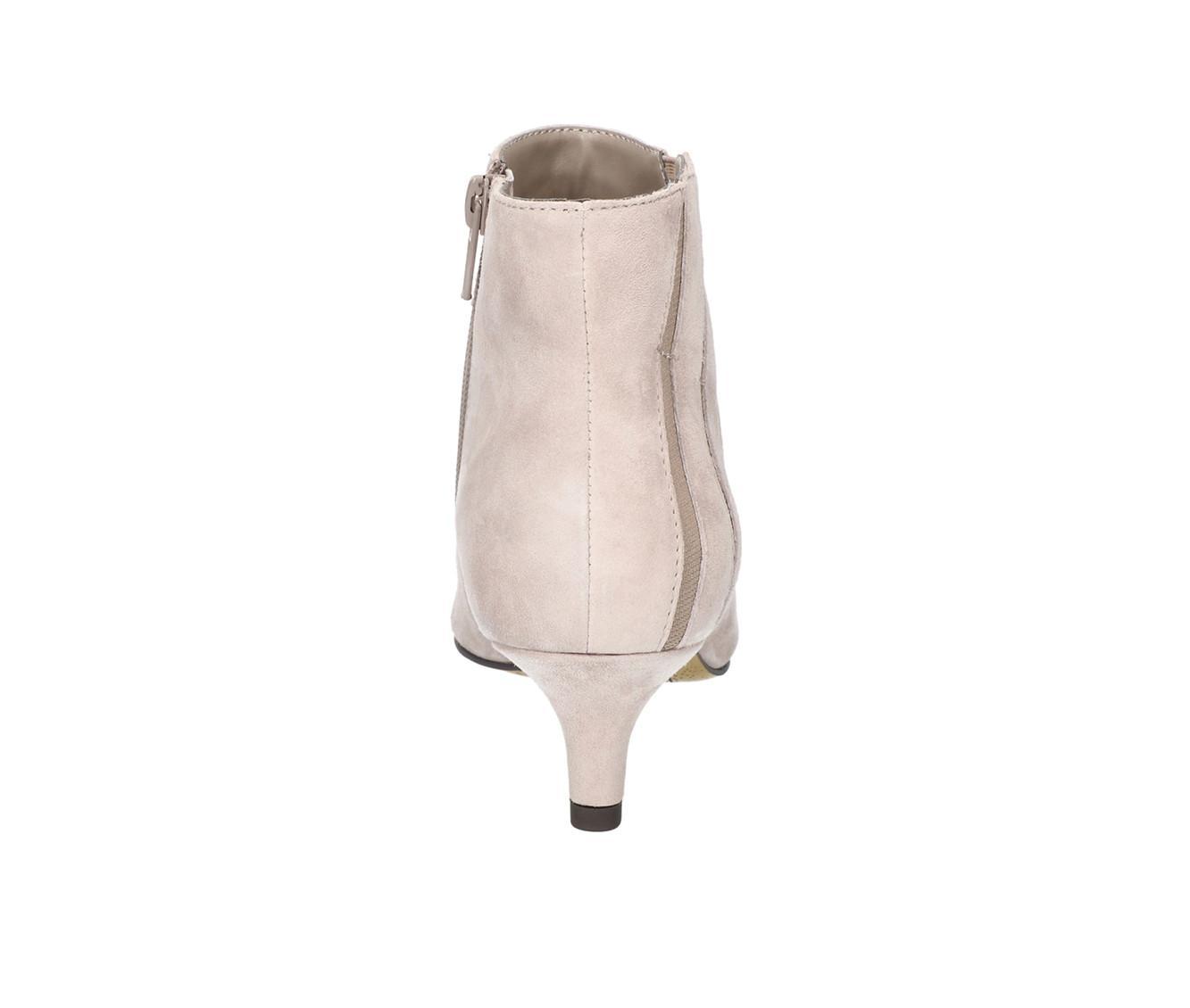 Women's Bella Vita Faraday Booties Product Image