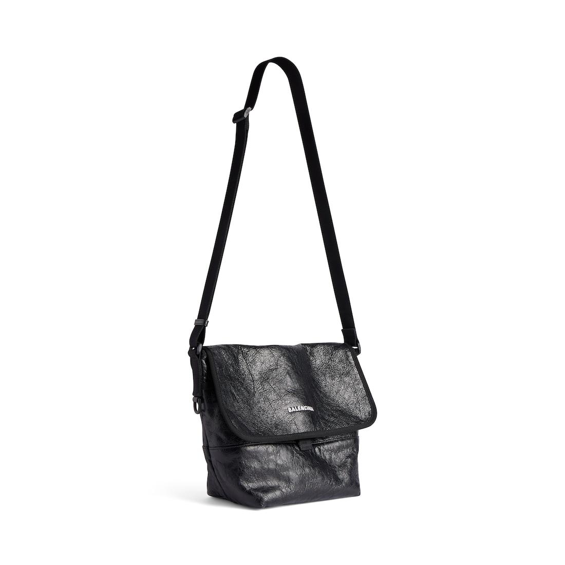 Men's Explorer Messenger Bag Small in Black Product Image