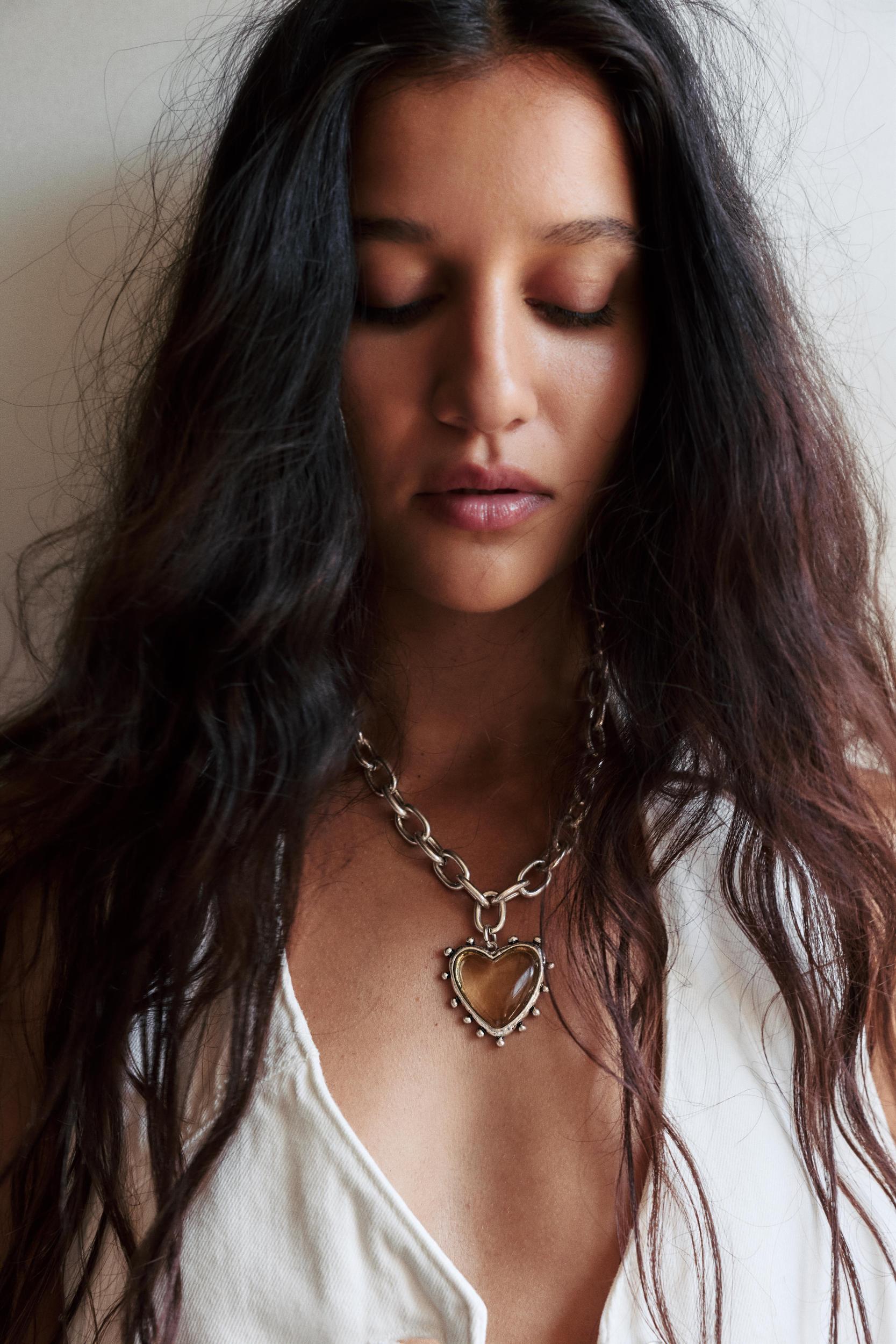 Heart pendant necklace Product Image