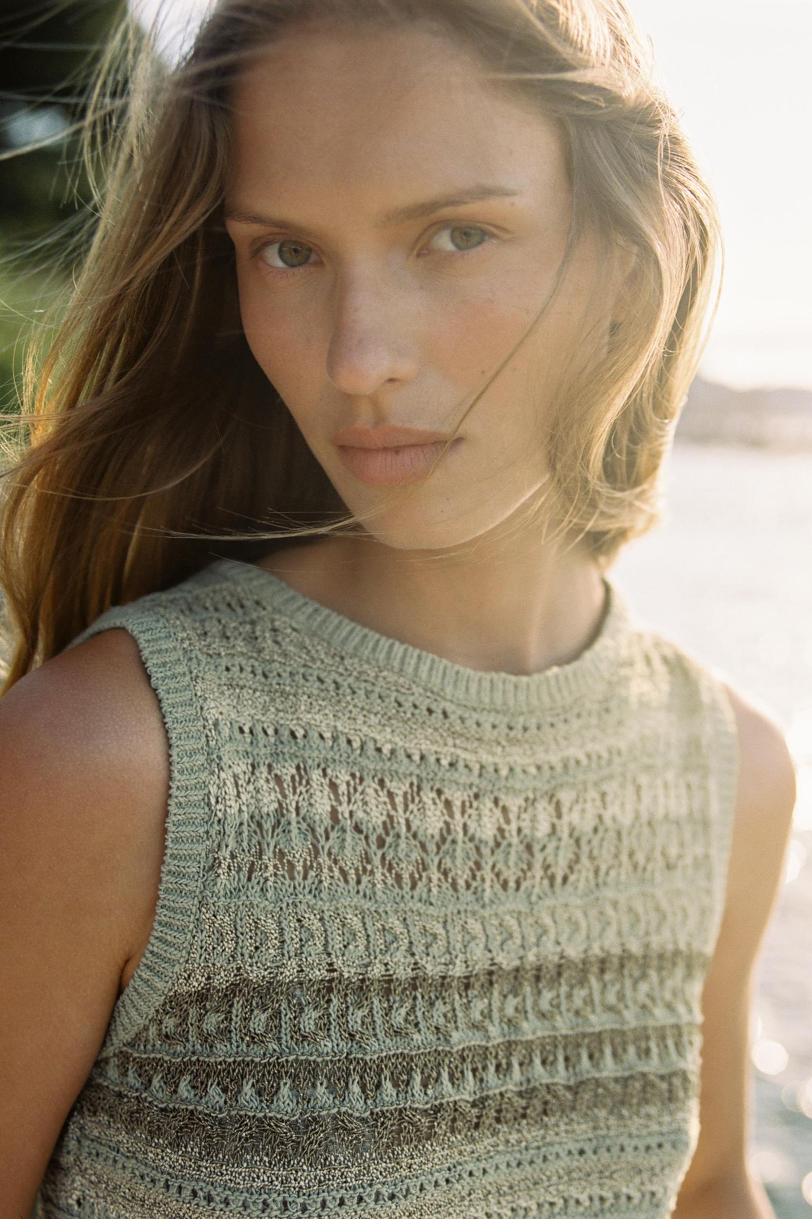 TEXTURED KNIT SLEEVELESS TOP Product Image