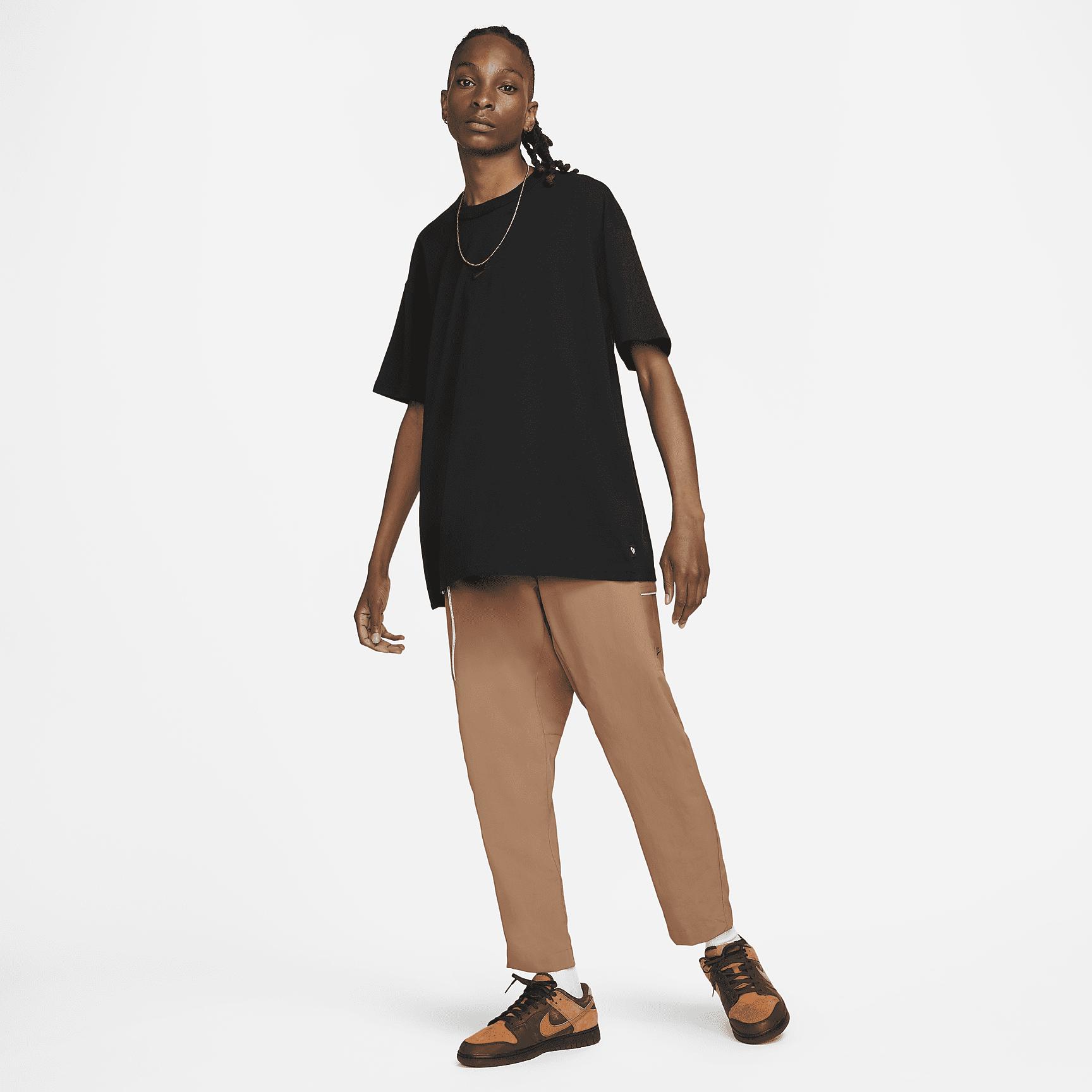 Mens Nike Sportswear Premium Essentials T-Shirt | DO7392-010 Product Image