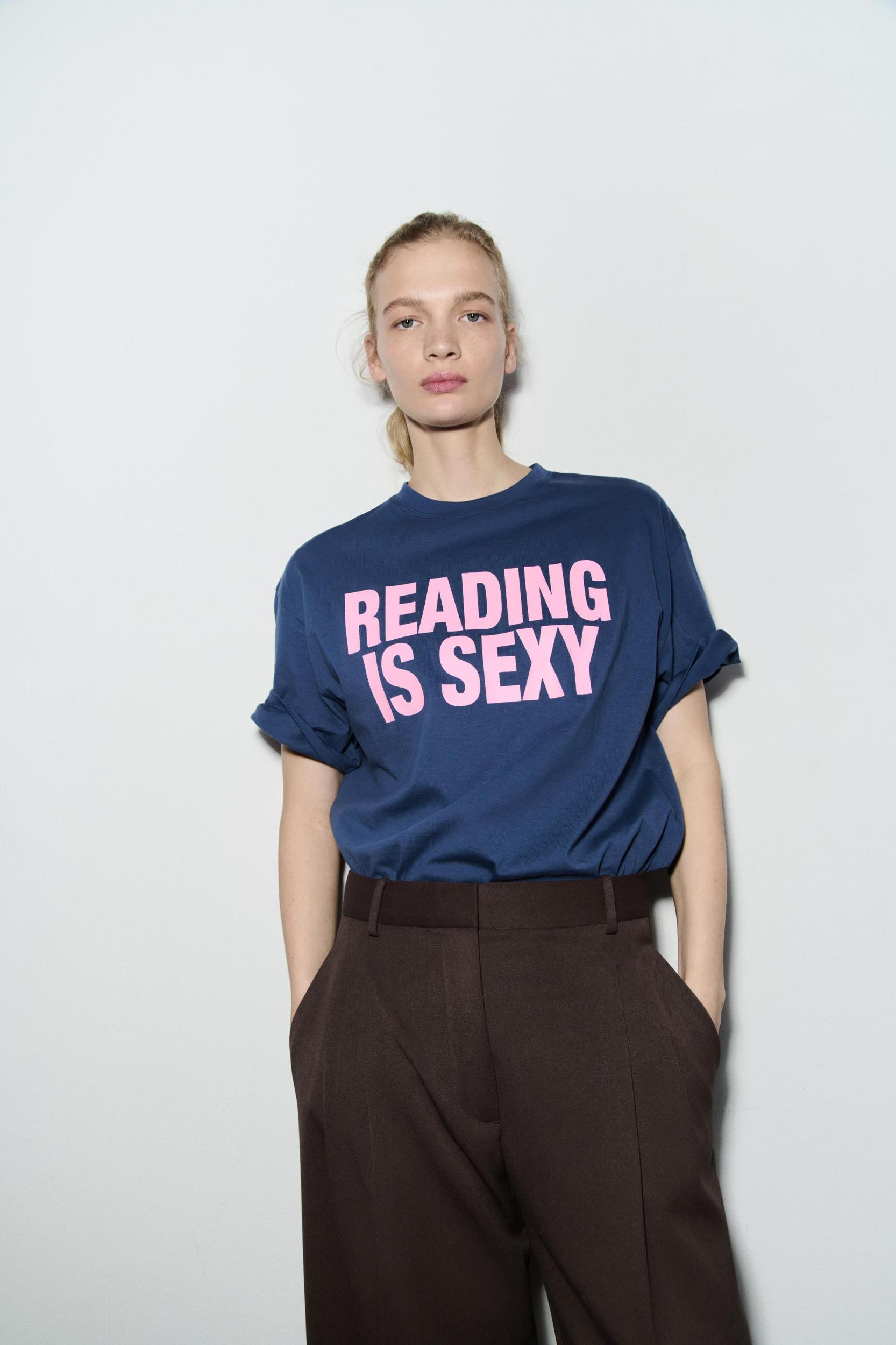 OVERSIZED TEXT T-SHIRT Product Image