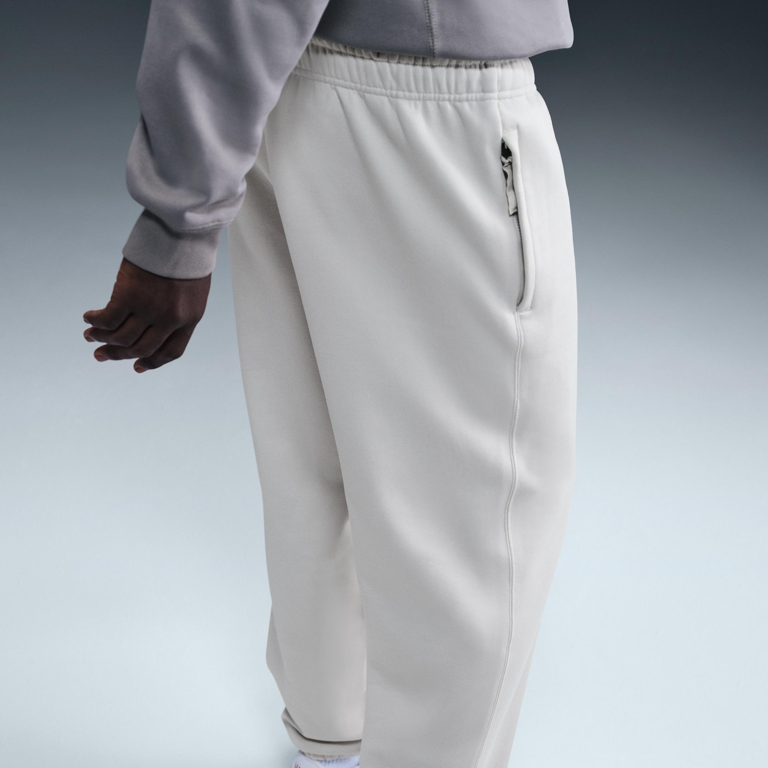 Nike Men's Solo Swoosh Fleece Pants Product Image