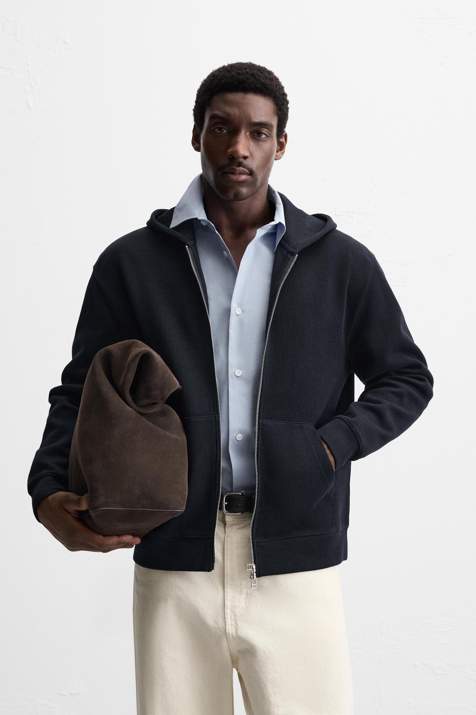 HOODED SWEATSHIRT WITH ZIP Product Image