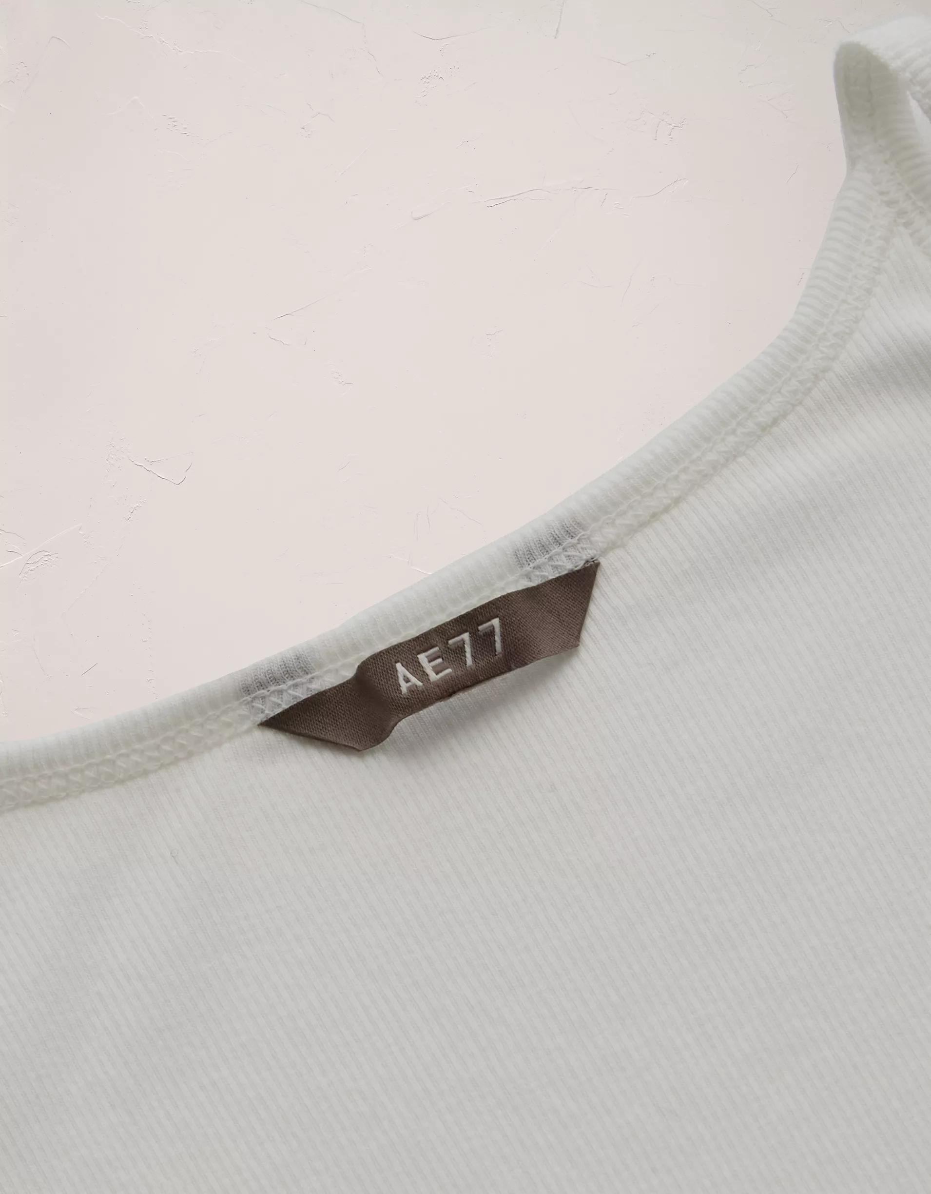 AE77 Premium Scoop Neck Tank Top Product Image