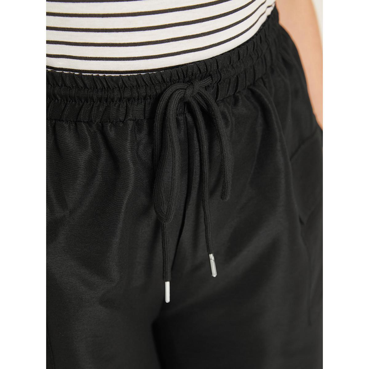 Plus Size Plain Flap Pocket Drawstring Shorts Women Black Casual Plain Dailywear Shorts BloomChic 28/5X Product Image