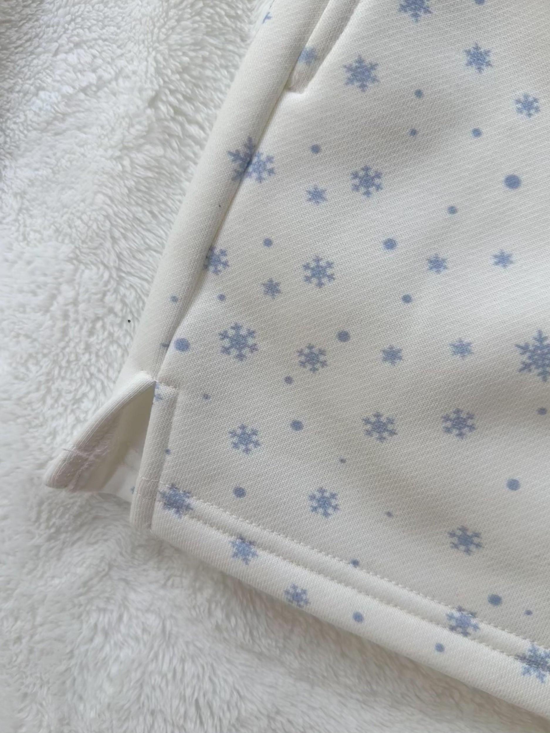 Snowflake Sunkissedcoconut Embroider Shorts Product Image