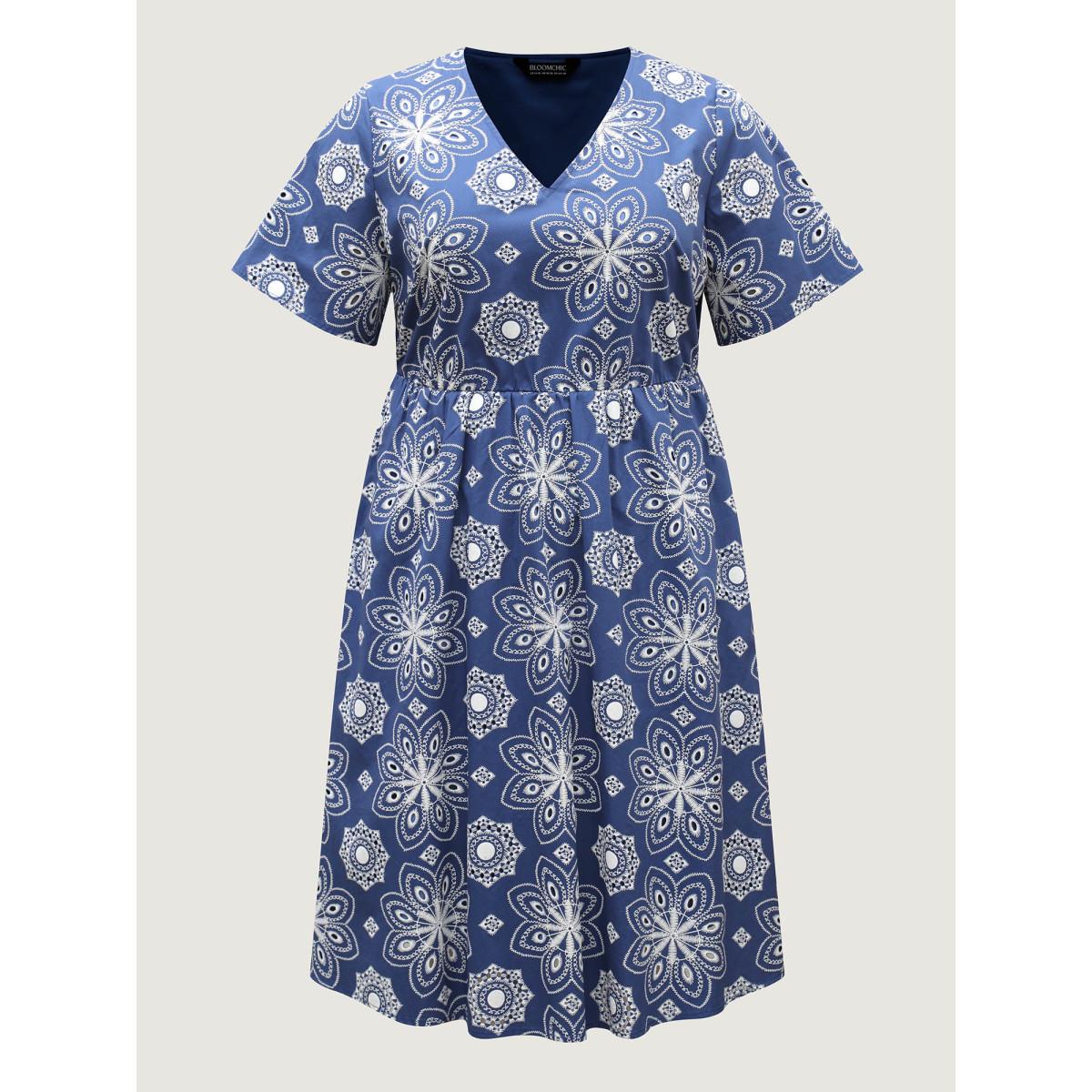 Plus Size Cotton Large Floral Print Textured Pockets Midi Dress Mediumblue Women V-neck Short sleeve Curvy BloomChic 26/4X Product Image