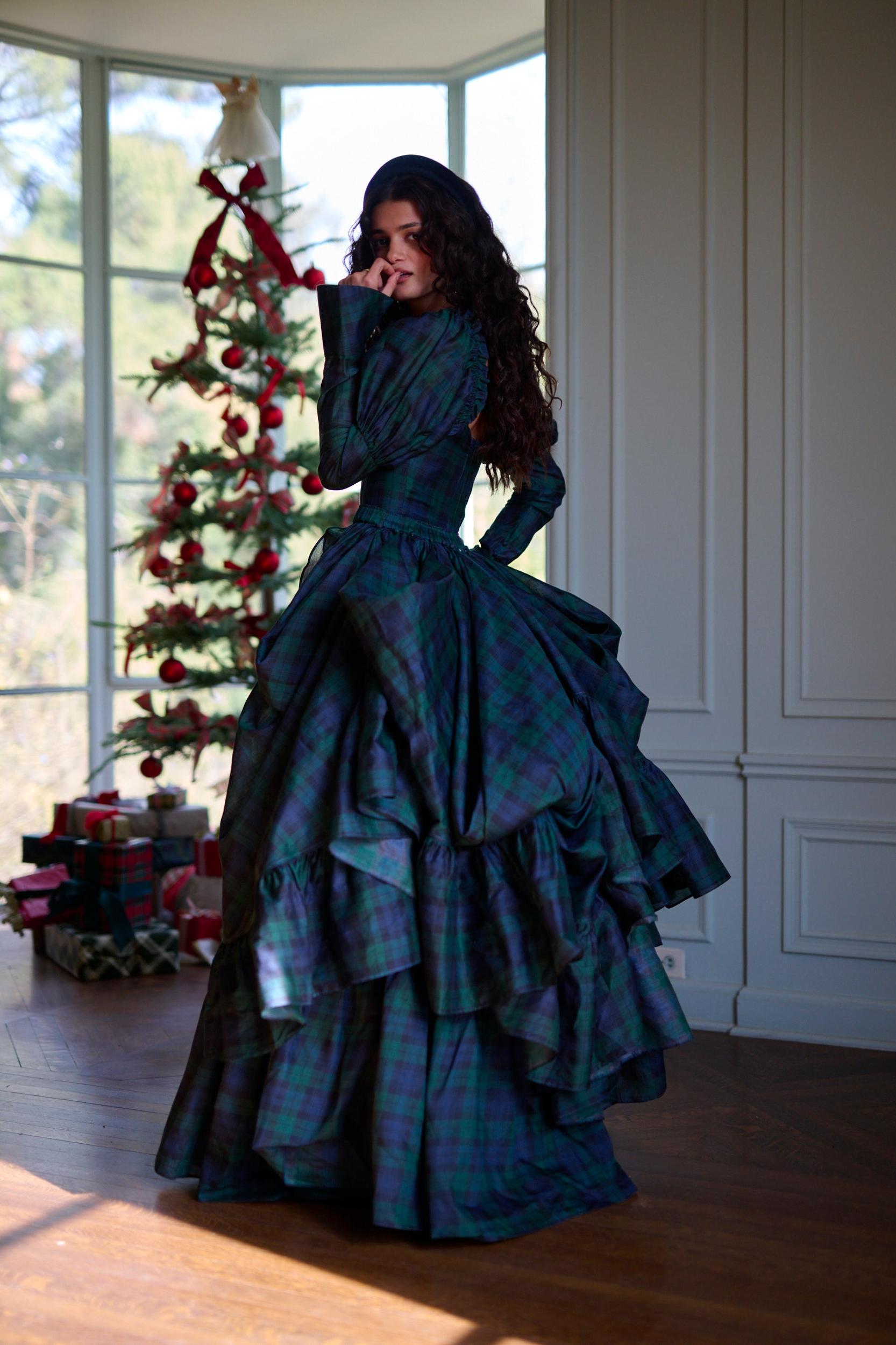 The Scotland Plaid Duchess Tournure Product Image