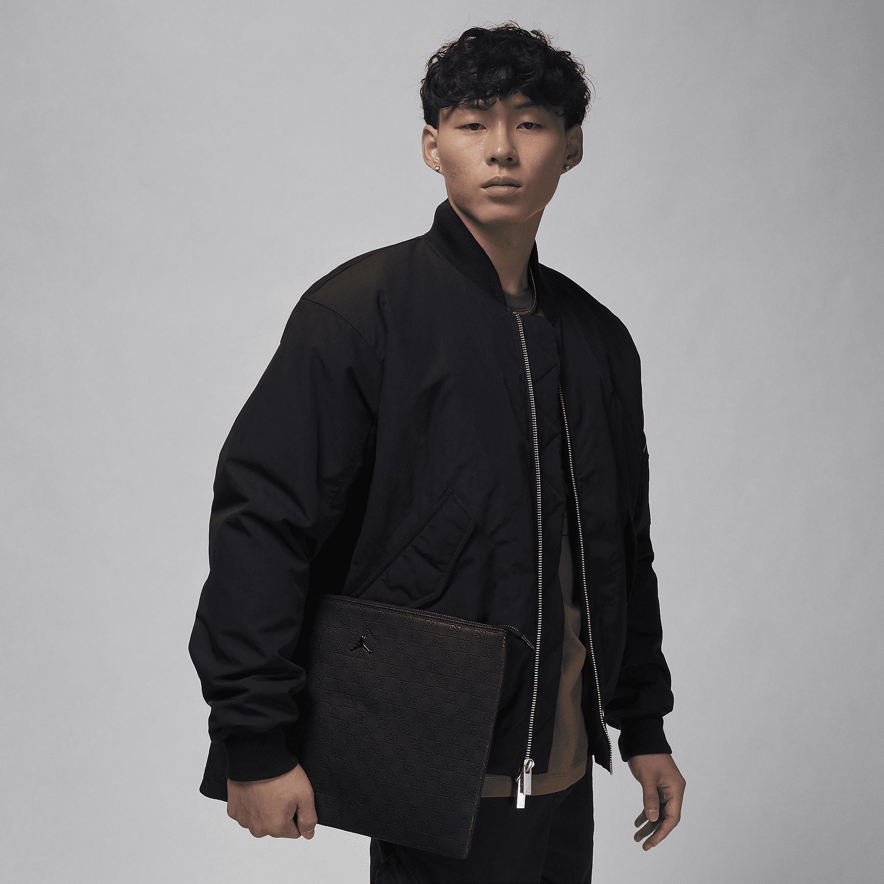 Jordan Monogram Pouch (1 L) Product Image