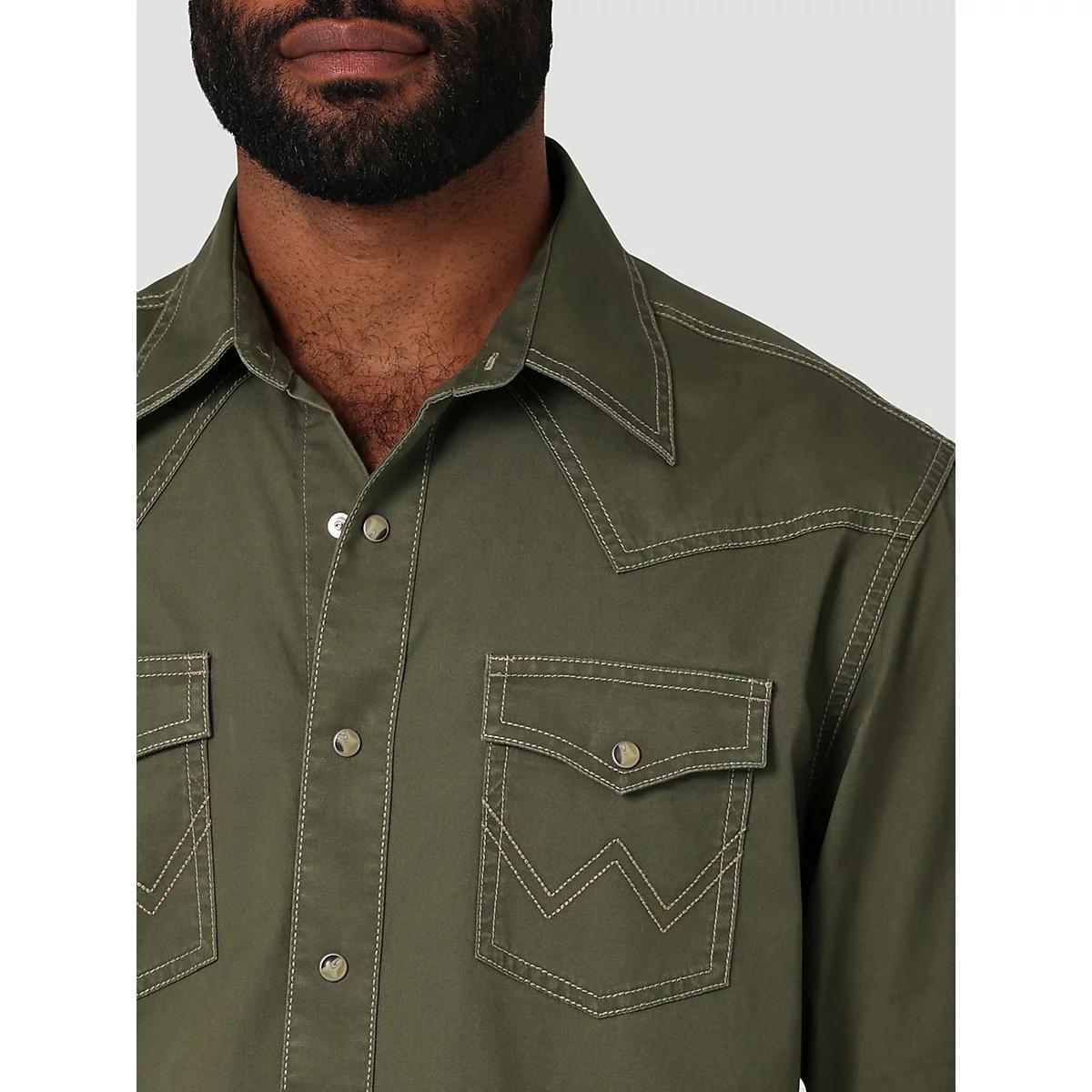 Men's Wrangler Retro Premium Western Snap Solid Shirt in Grape Leaf Product Image