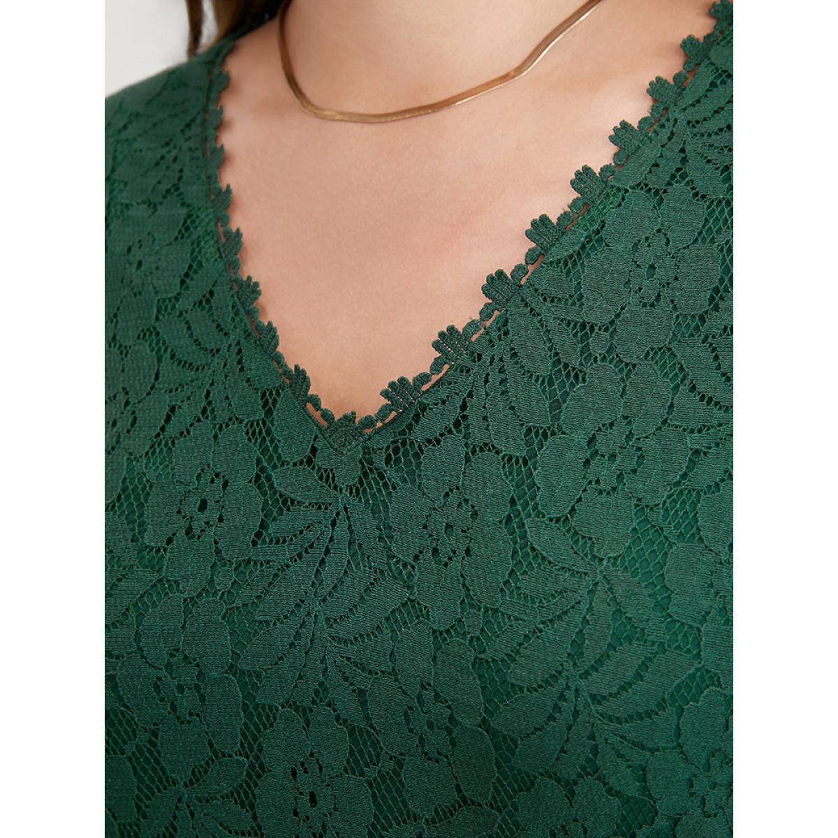 Plus Size Green Solid Crochet Lace V Neck Blouse Women Glamour Long Sleeve V-neck Going out Blouses BloomChic 26/4X Product Image