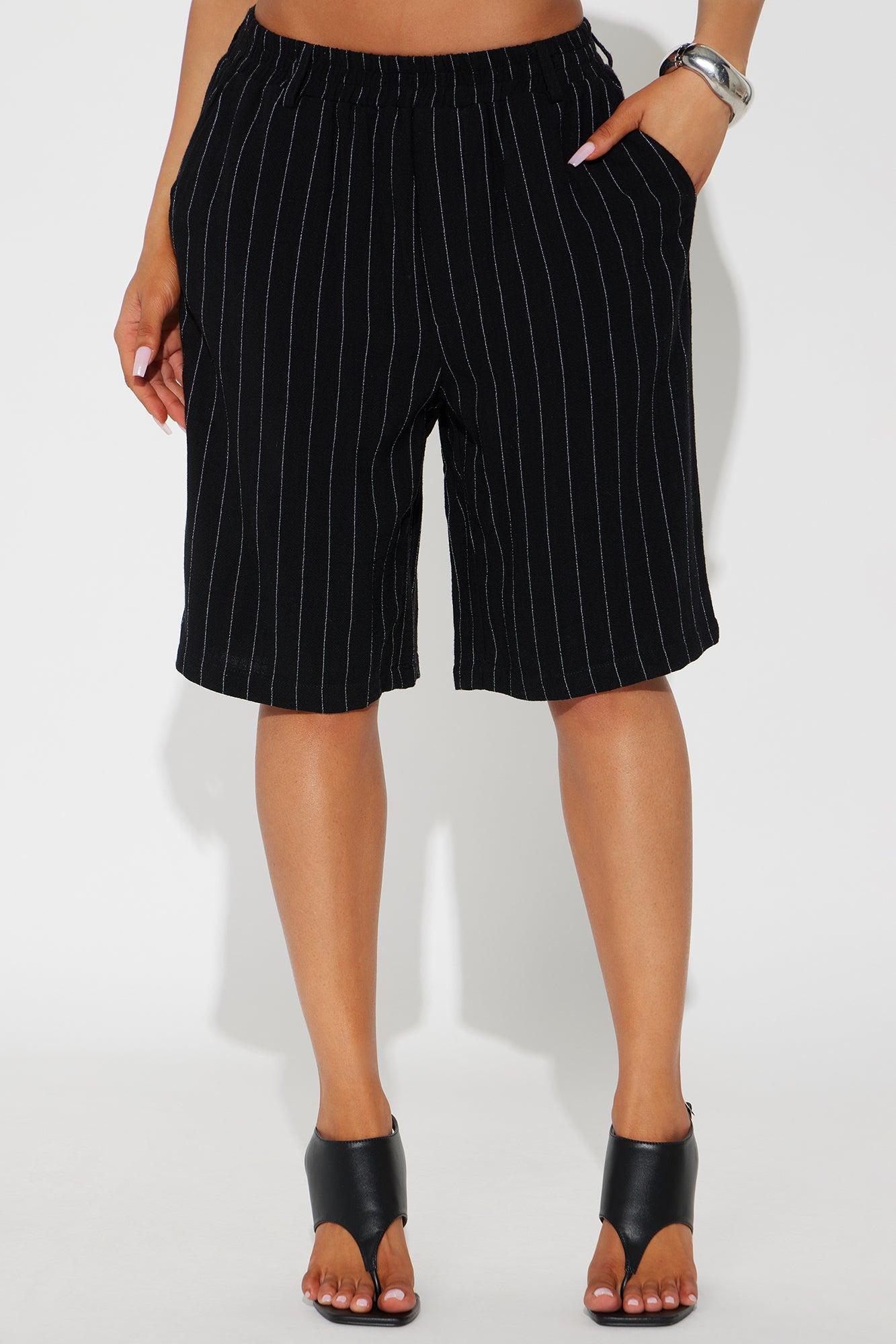 Natasha Linen Bermuda Short - Black Product Image