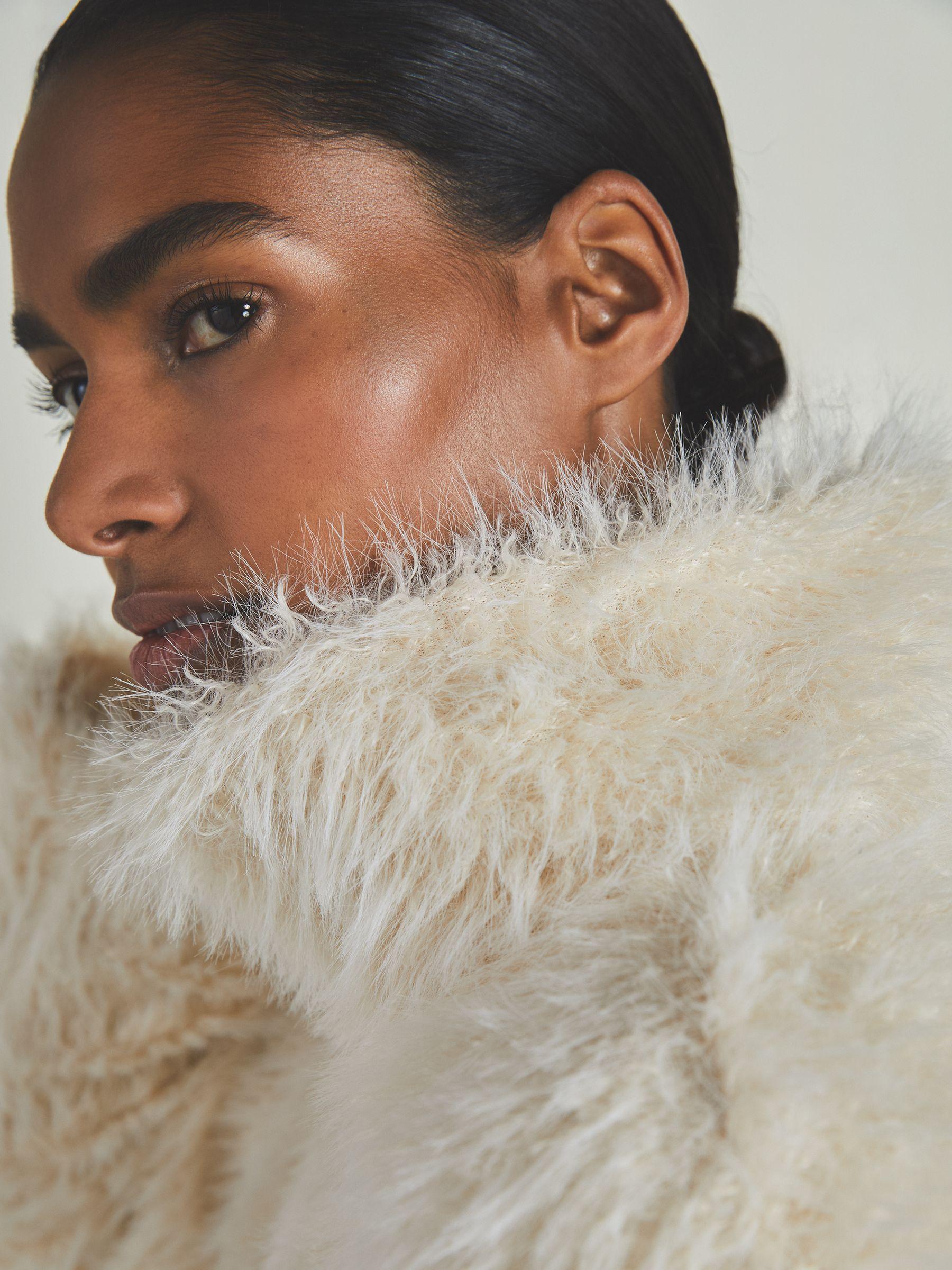 Reiss | Les 100 Ciels Faux-Fur Coat in Cream Product Image