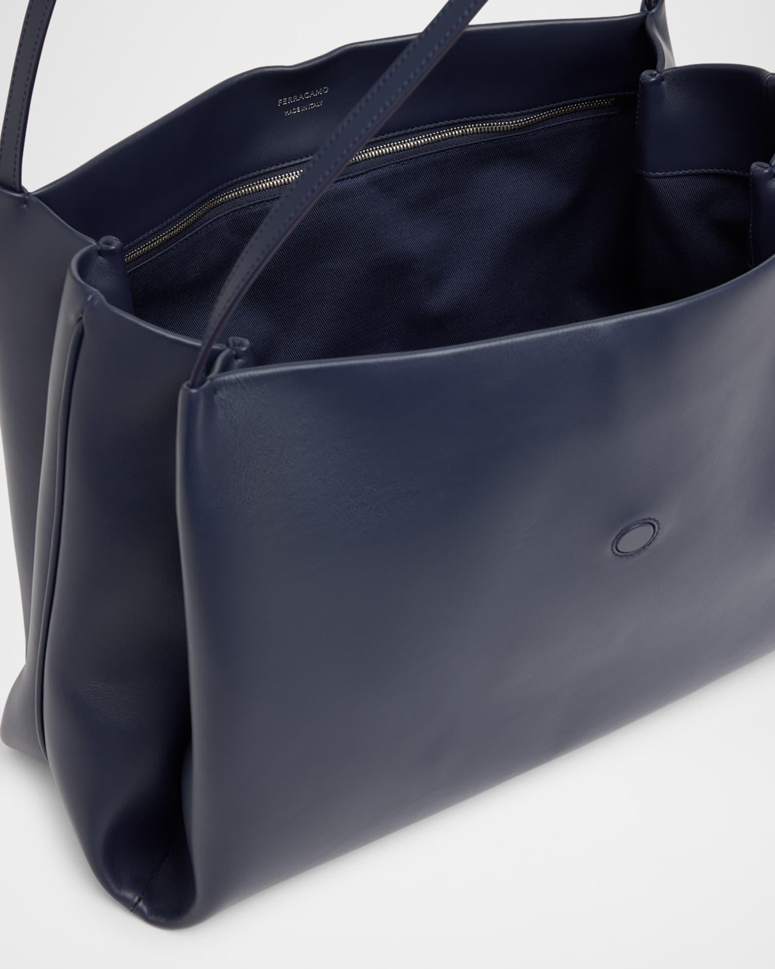 New Line Tote Bag Product Image