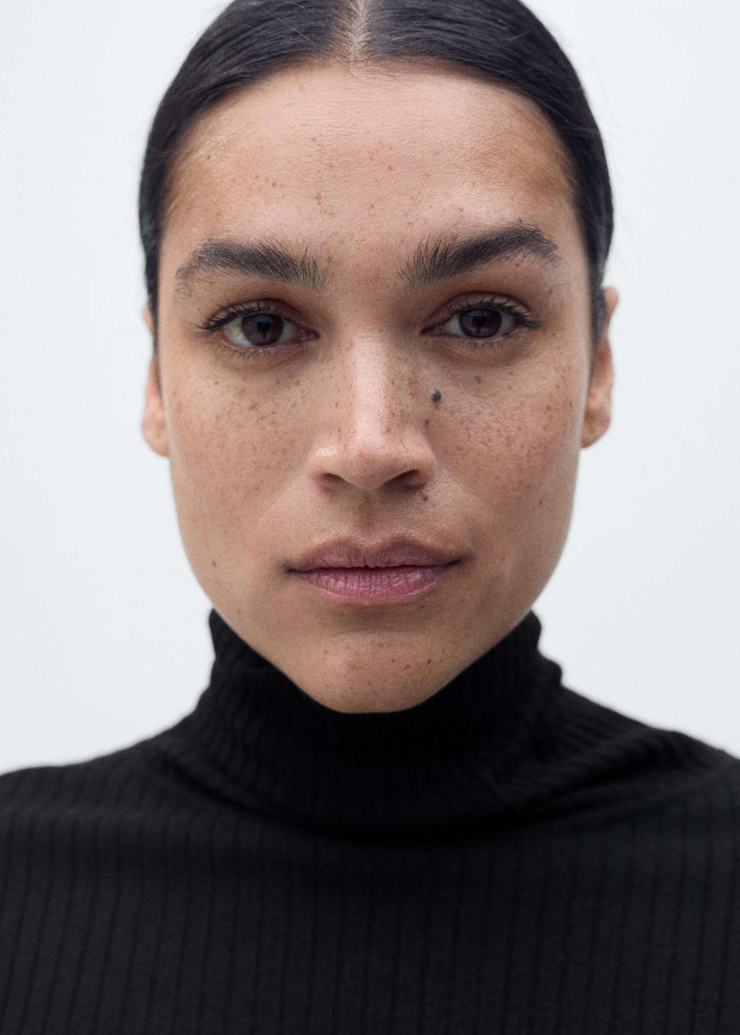 Wool blend turtleneck sweater - Women | MANGO USA Product Image