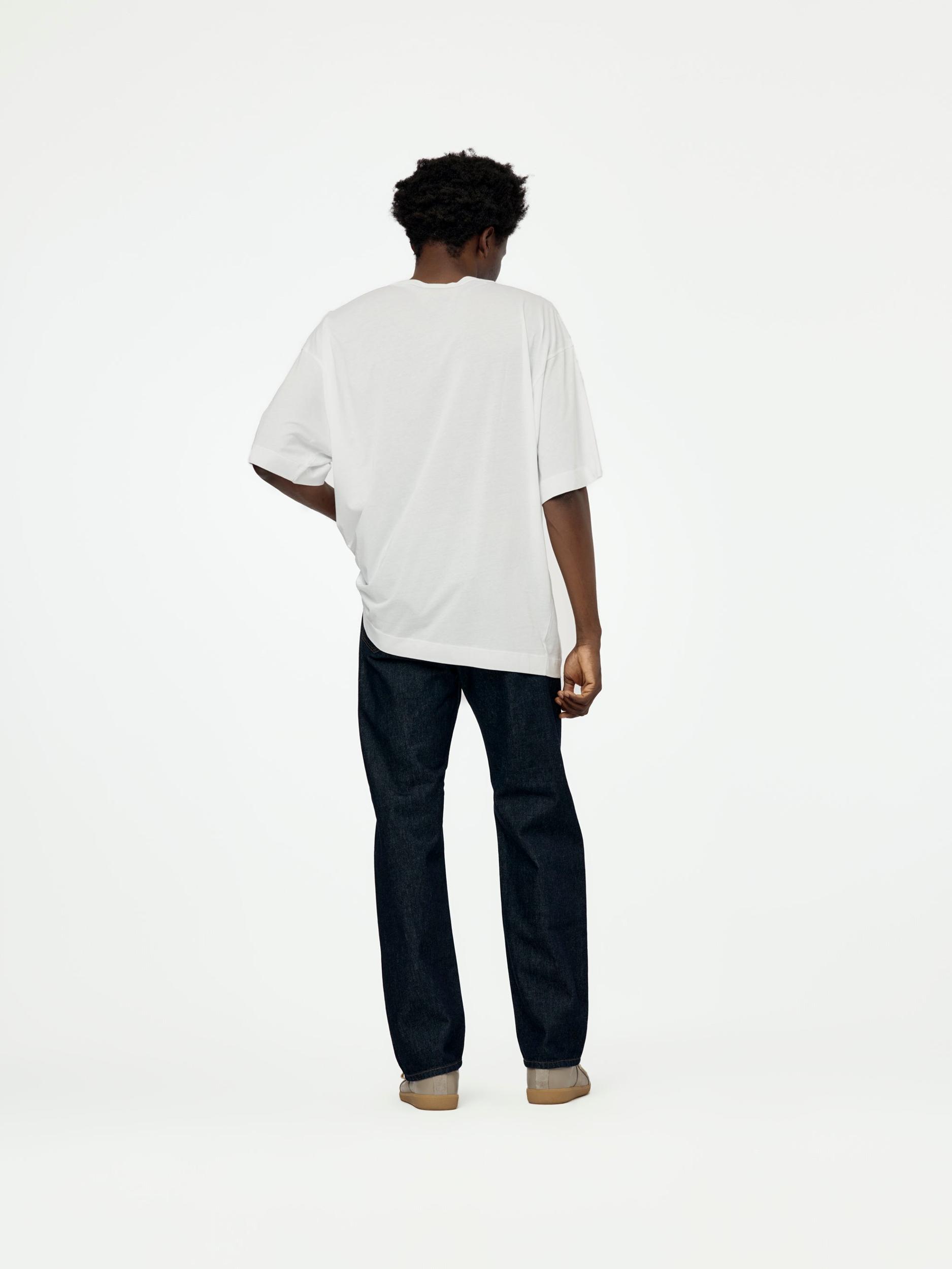 Huin S/S T-Shirt (White) Product Image