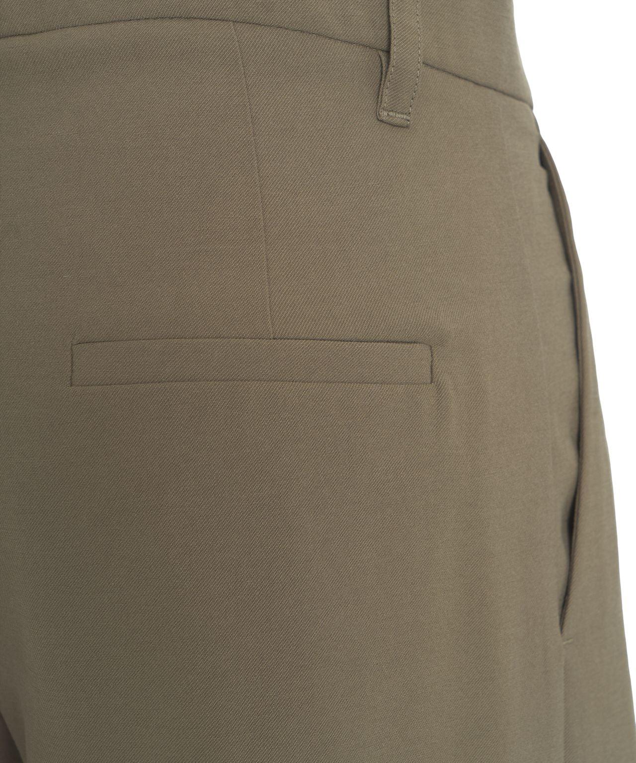 Pleated bermuda 'Anandi' Product Image