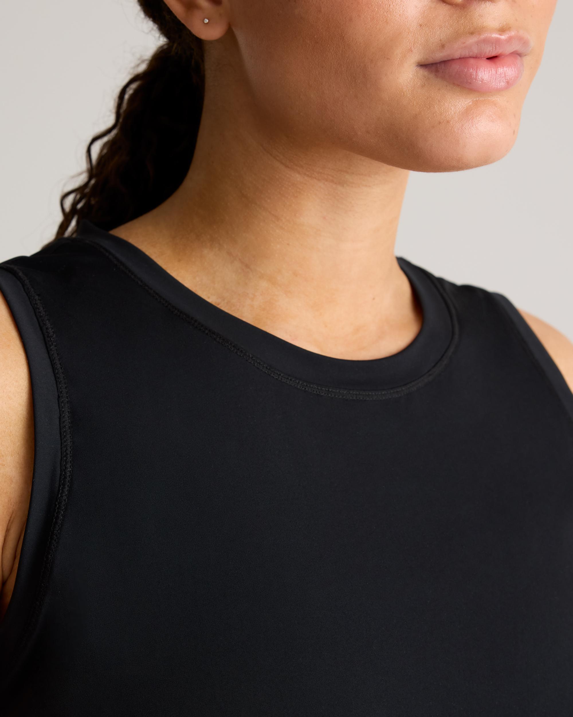 Quince | Women's Essential Run Cropped Muscle Tank Top Nylon/Spandex Product Image