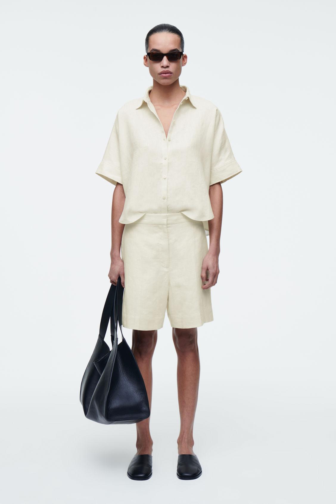 TAILORED ELASTICATED LINEN SHORTS Product Image
