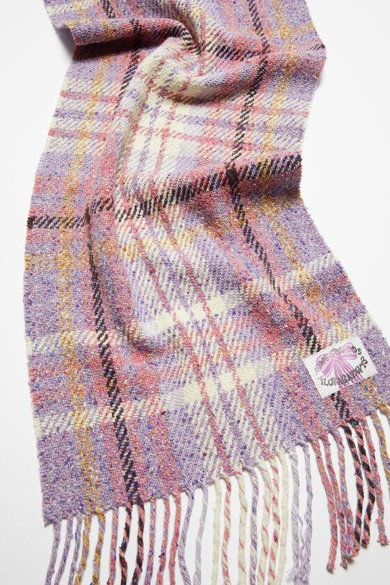 Plaid fringe scarf Product Image