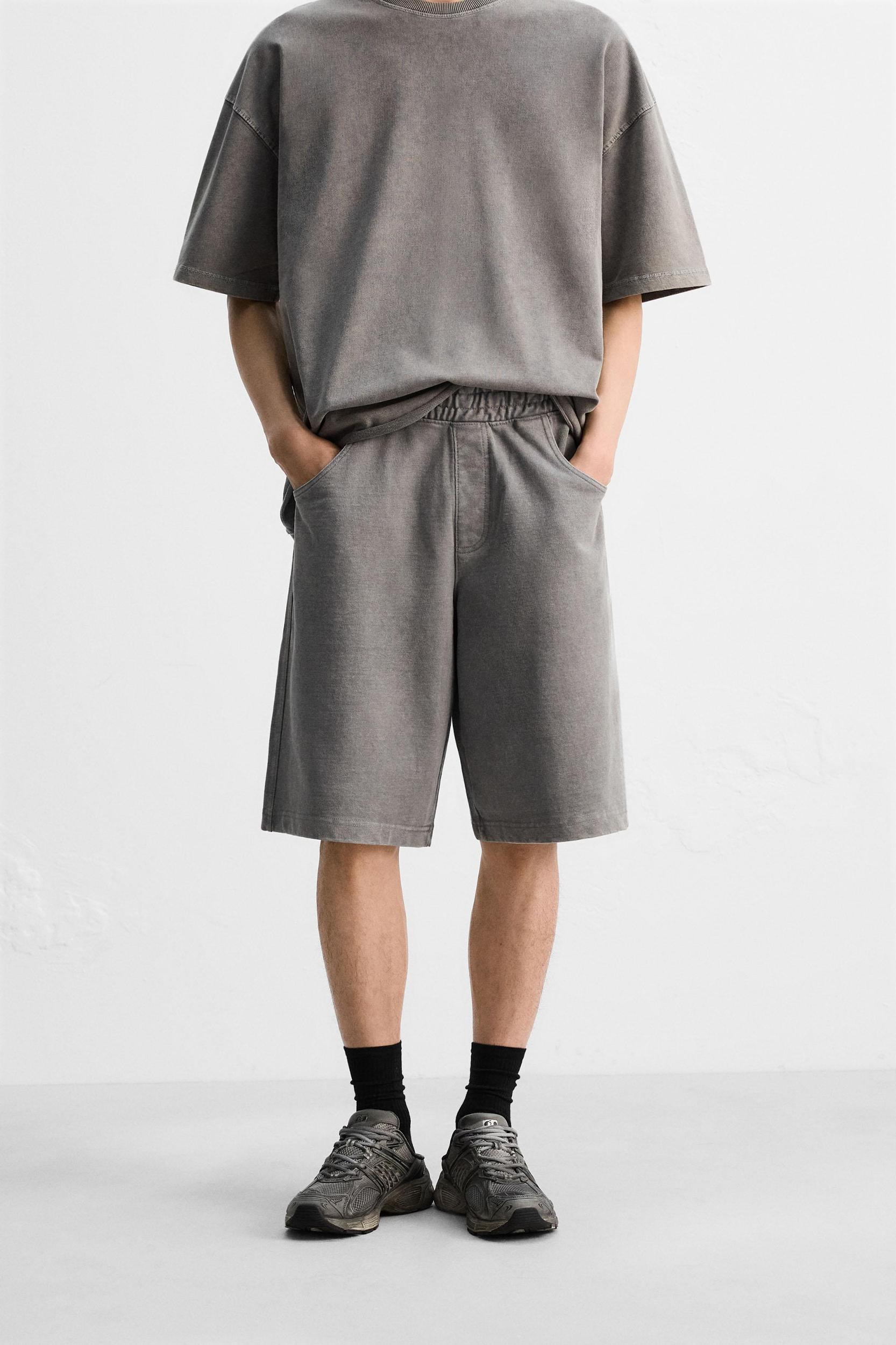 BAGGY FIT JOGGER SHORTS Product Image