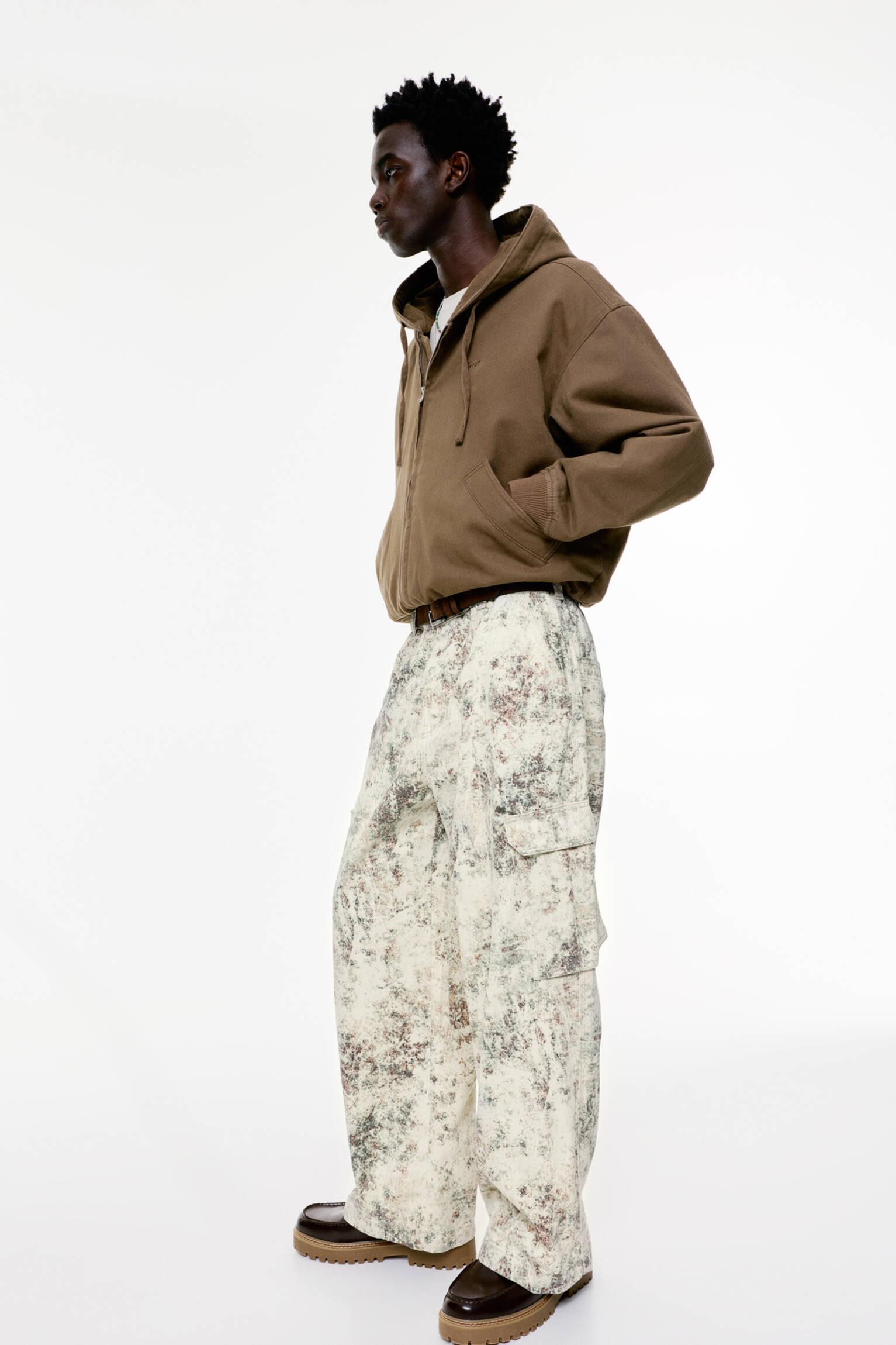 Baggy cargo trousers Product Image