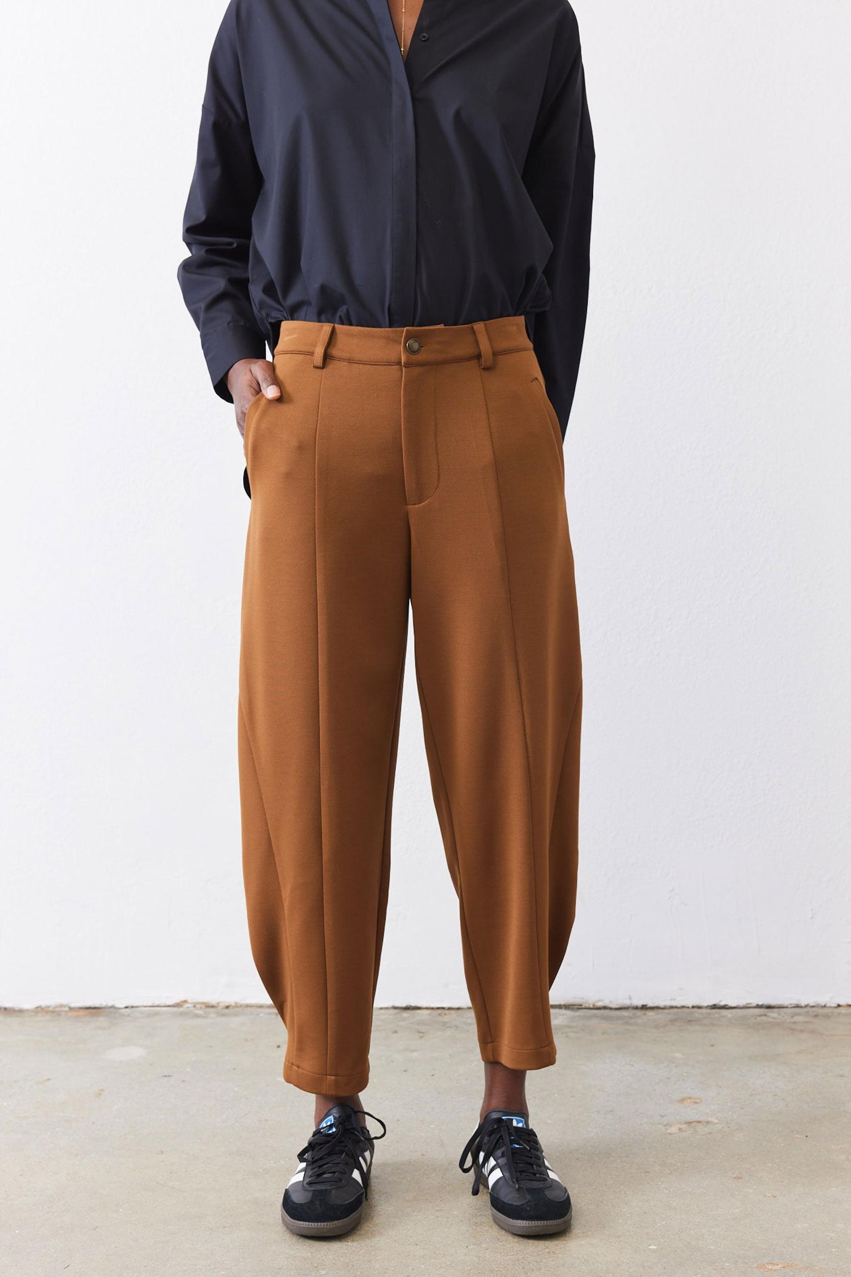 Stretch Suit Detail Oriented Tapered Pants Product Image