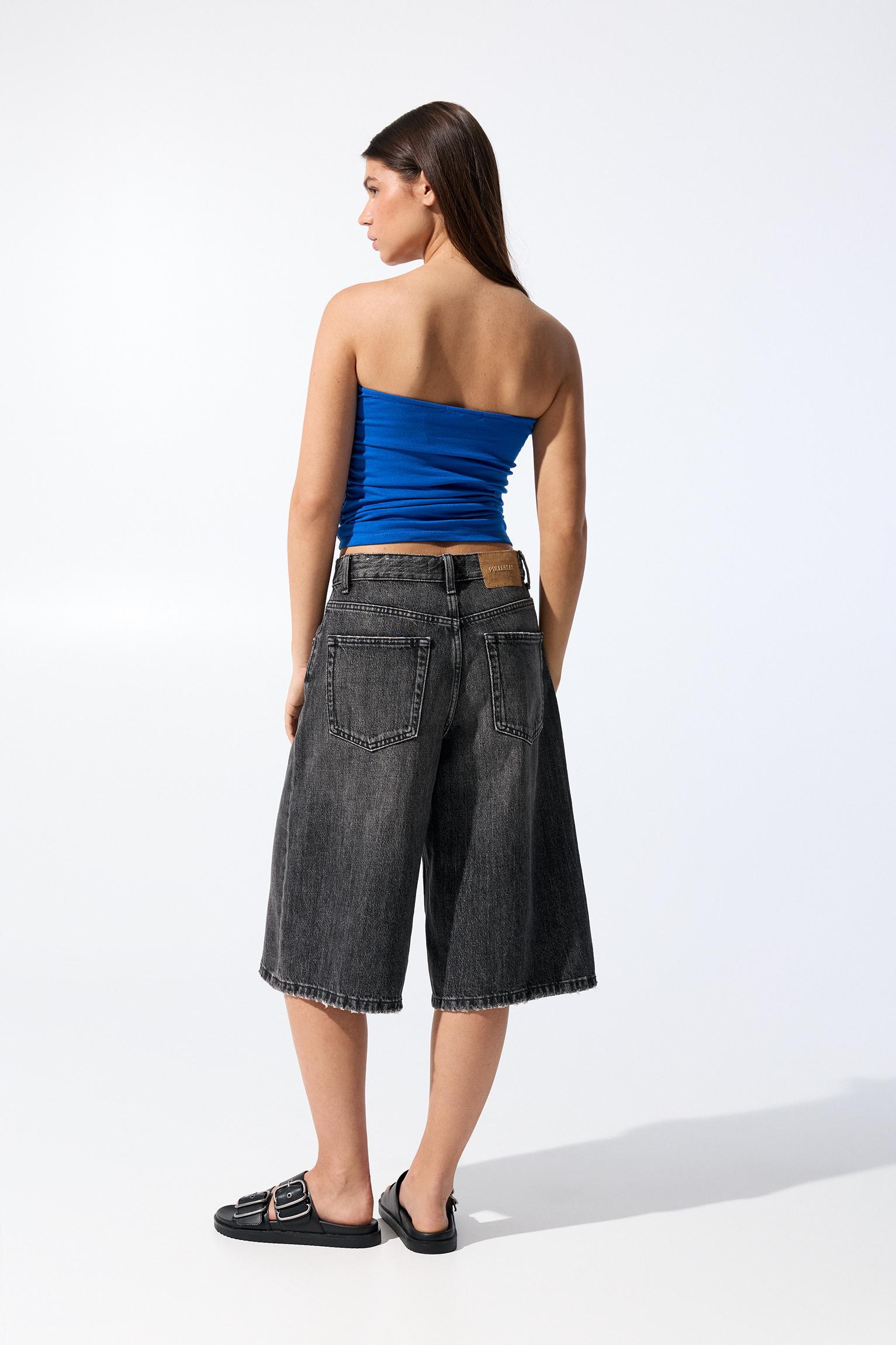 Top with straight-cut neckline Product Image