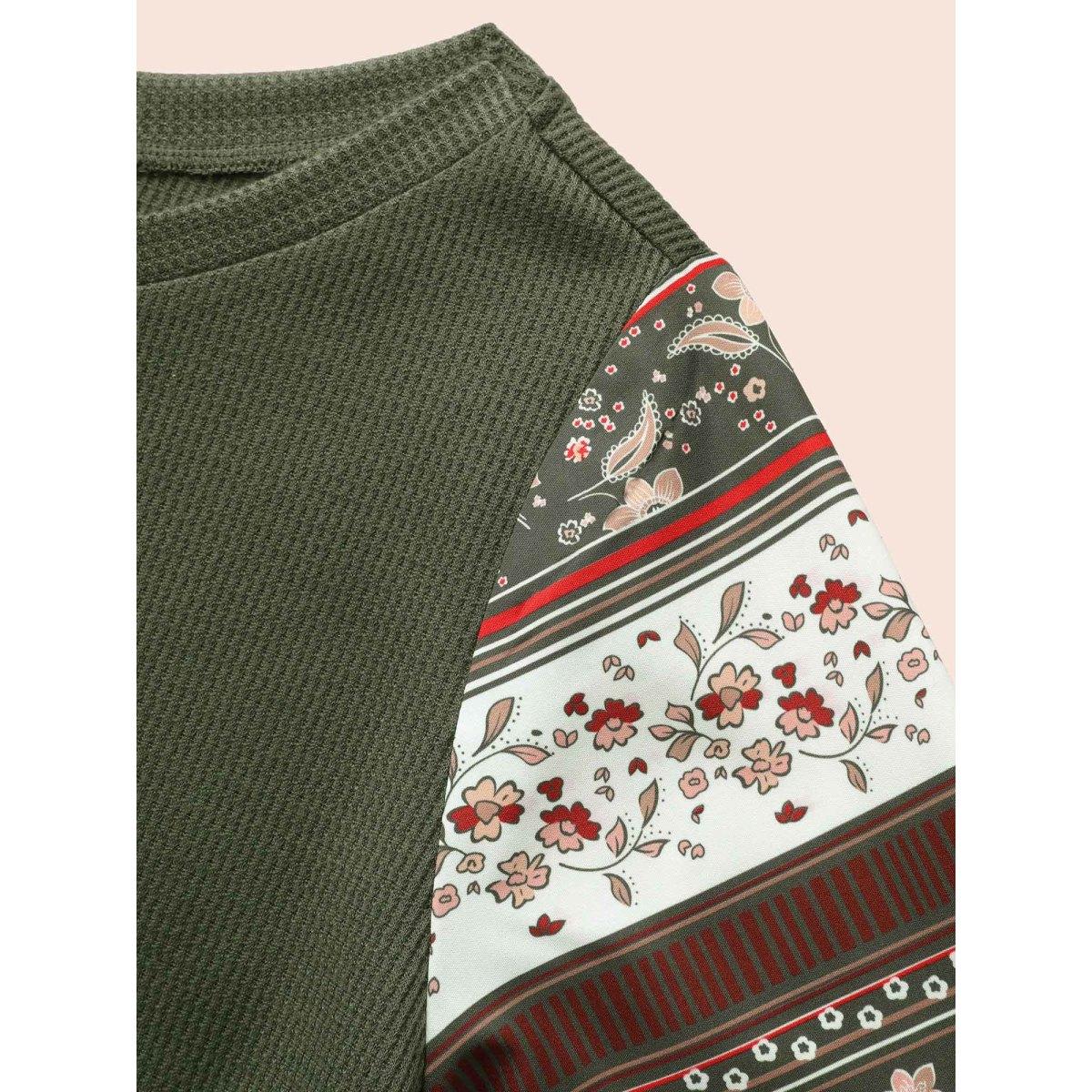 Plus Size Boho Print Patchwork Crew Neck Sweatshirt Women ArmyGreen Casual Elastic cuffs Round Neck Everyday Sweatshirts BloomChic 28/5X Product Image
