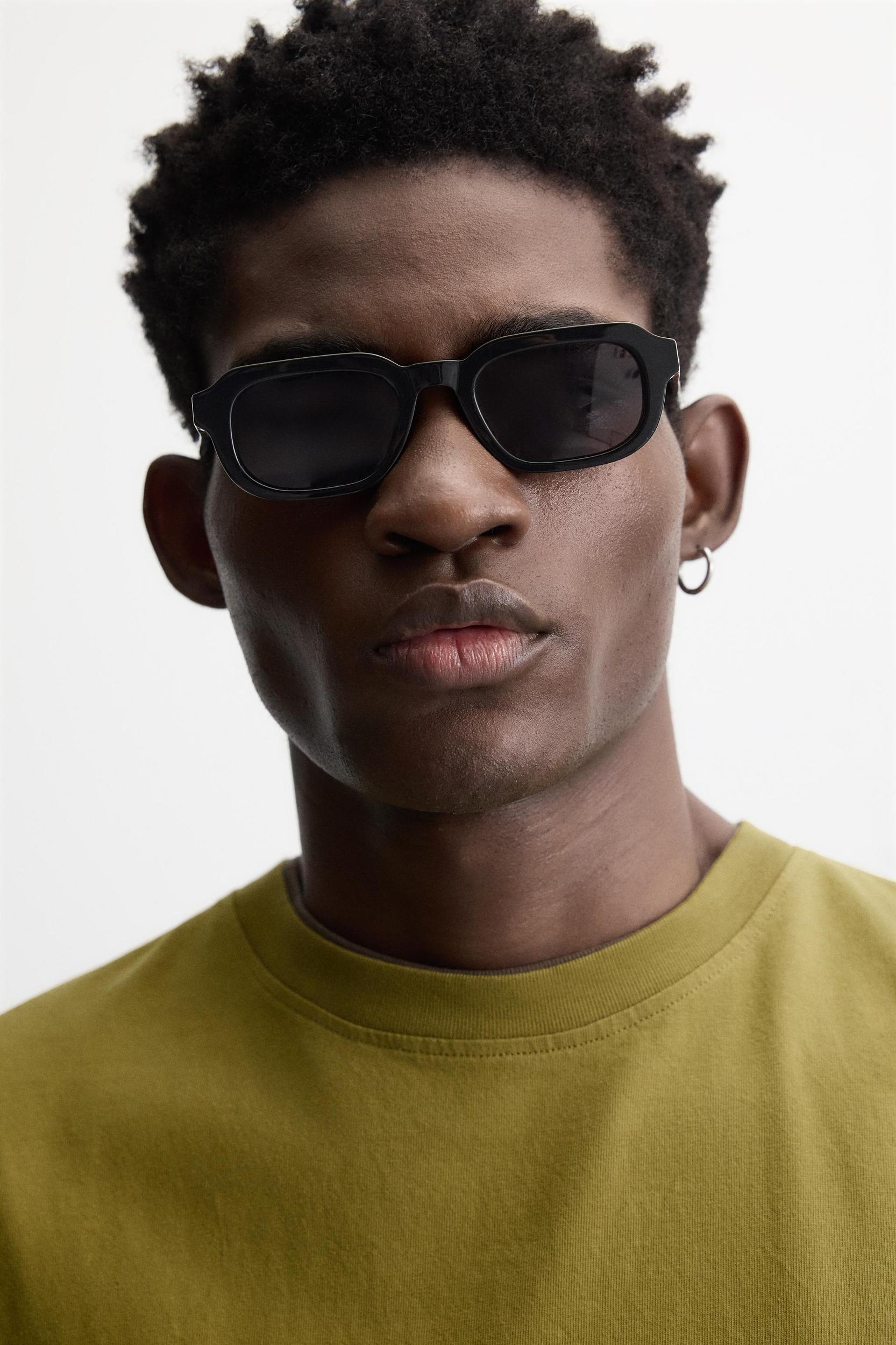 EMBROIDERED TEXT T-SHIRT Product Image