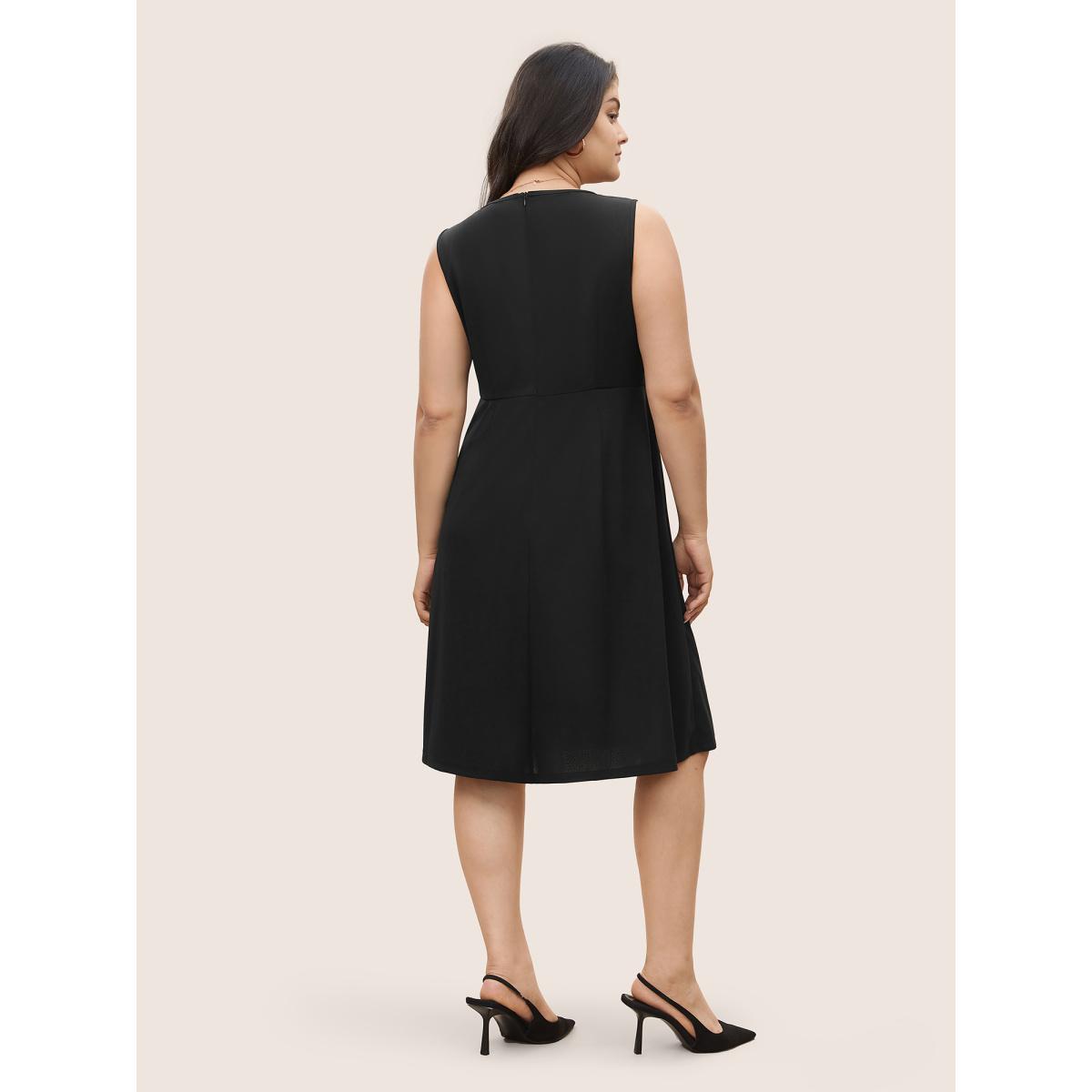 Plus Size Plain Sleeveless Button Detail Pocket Dress Black Women Workwear Essentials Non Round Neck Sleeveless Curvy Midi Dress BloomChic 18-20/2X Product Image