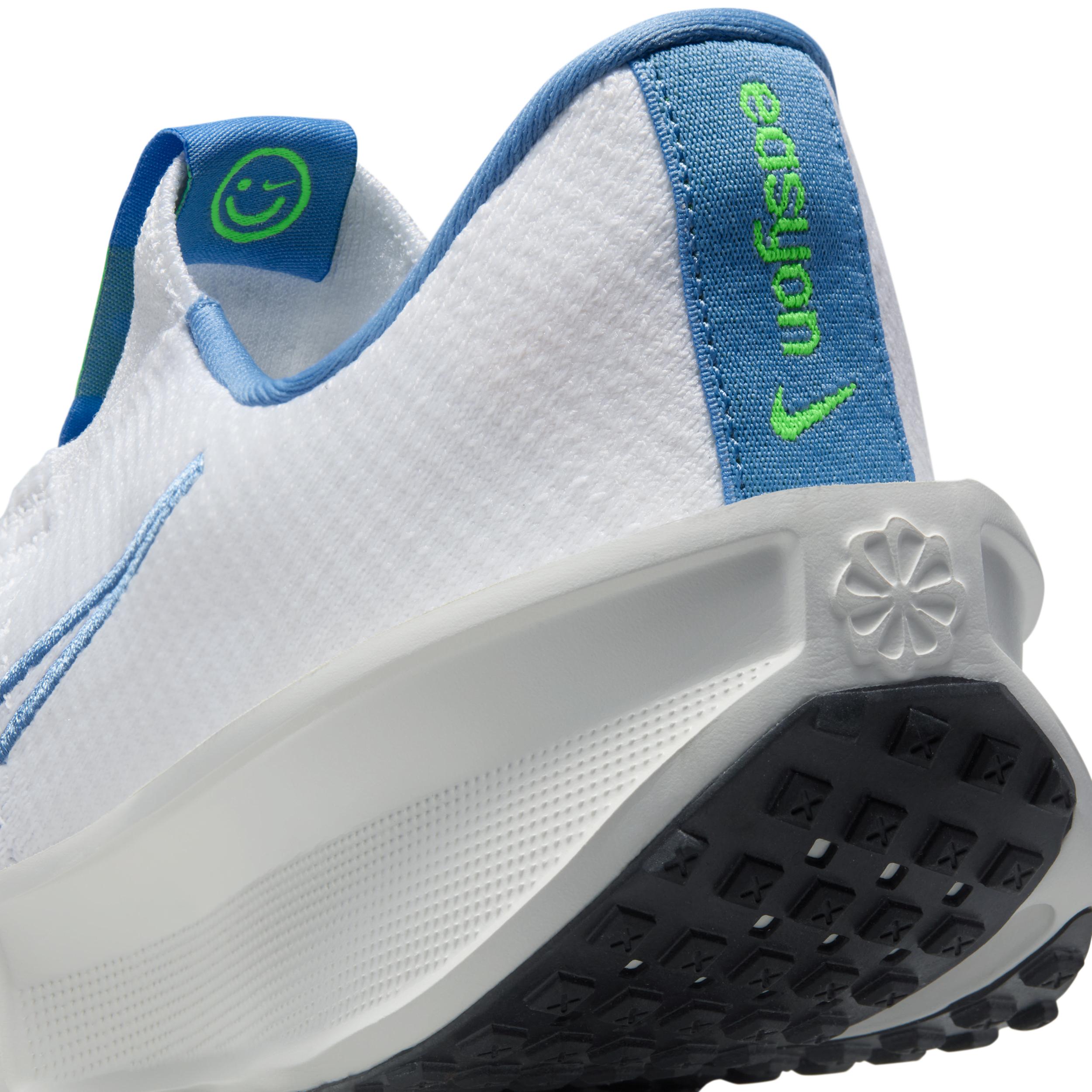 Nike Women's Interact Run EasyOn Road Running Shoes Product Image