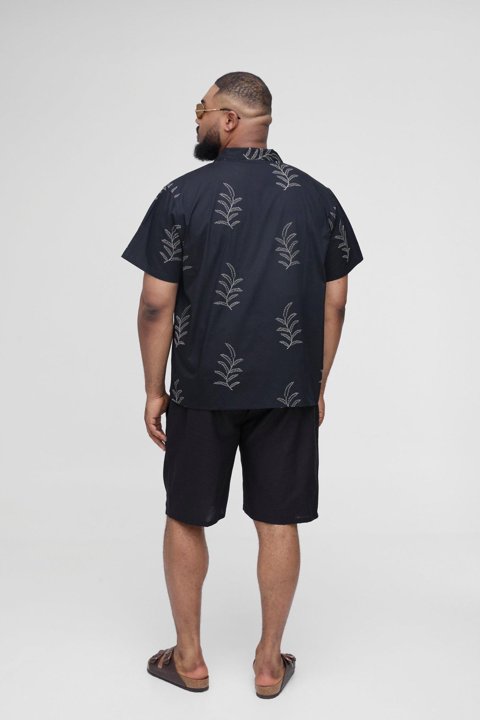 Plus Regular Fit Revere Embroidered Poplin Shirt | boohooMAN USA Product Image