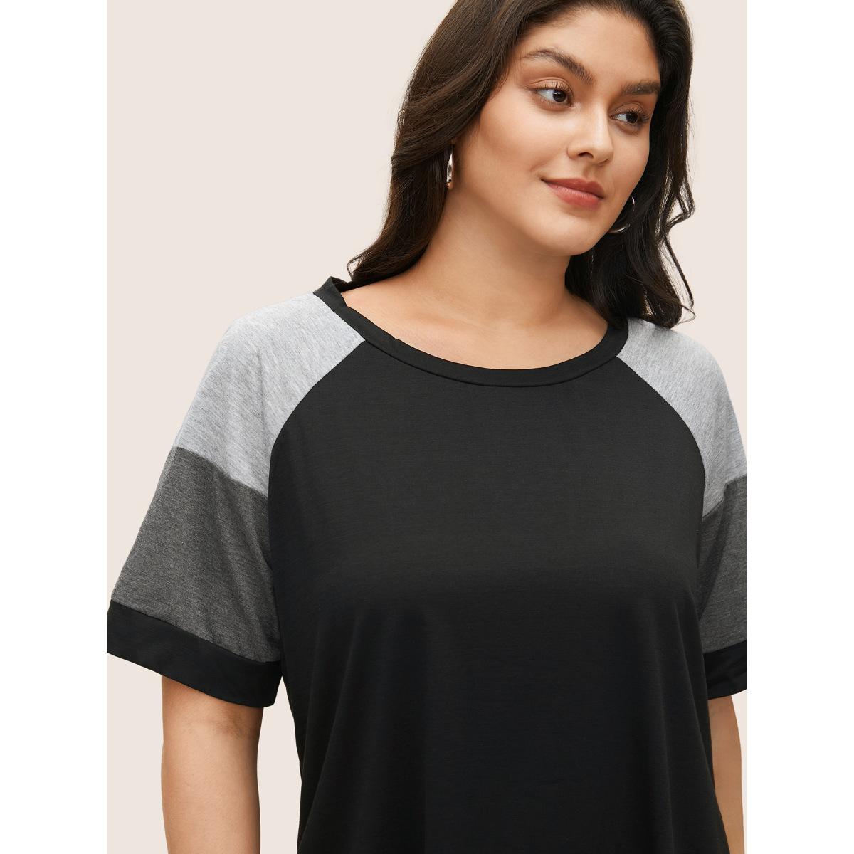 Plus Size Colorblock Contrast Crew Neck Raglan Sleeve T-shirt Black Women Casual Contrast Colorblock Everyday T-shirts BloomChic 28/5X Product Image