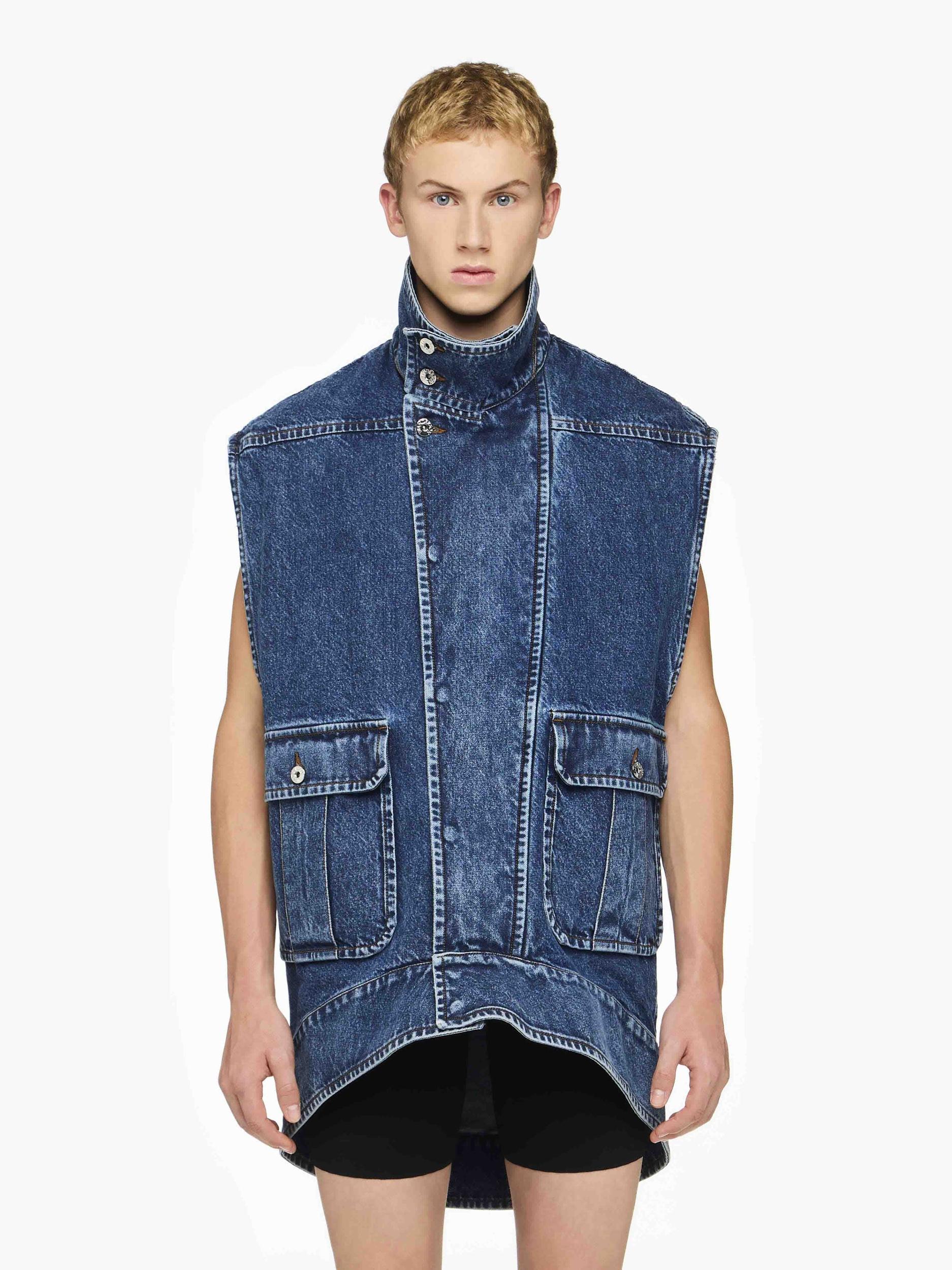 OVERSIZED SLEEVELESS HIGH NECK JACKET Product Image