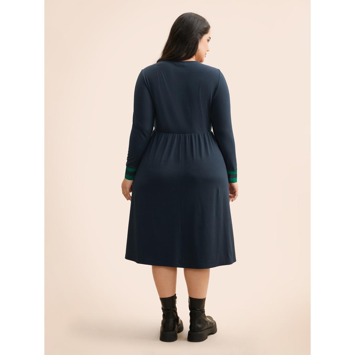Plus Size Contrast Trim Elastic Waist Pocket Dress Midnight Women Leisure Texture V-neck Long Sleeve Curvy BloomChic 10/M Product Image