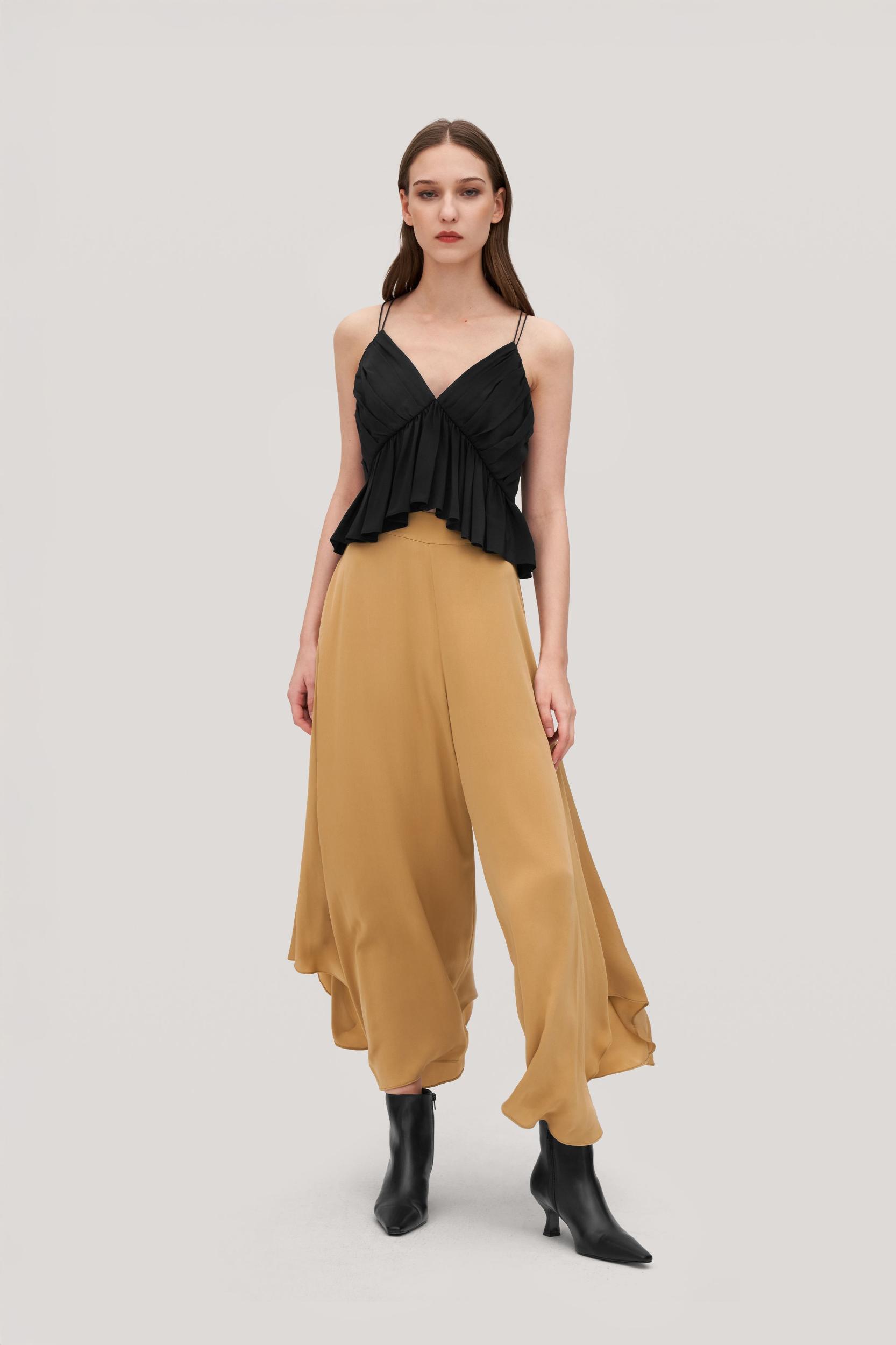 Wide-Legged Silk Fig Pants Product Image